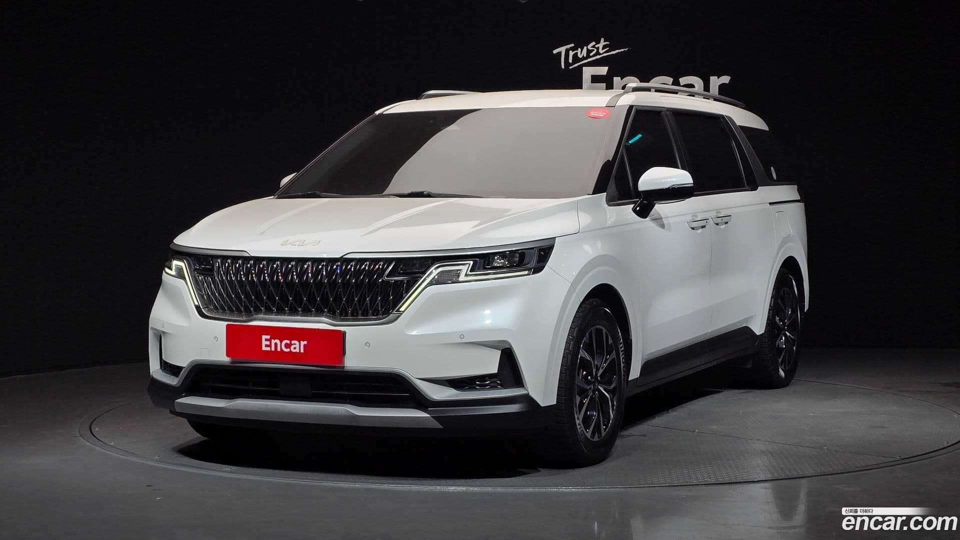 Main__Slider__Photo:Canival Kia 2021.9-0