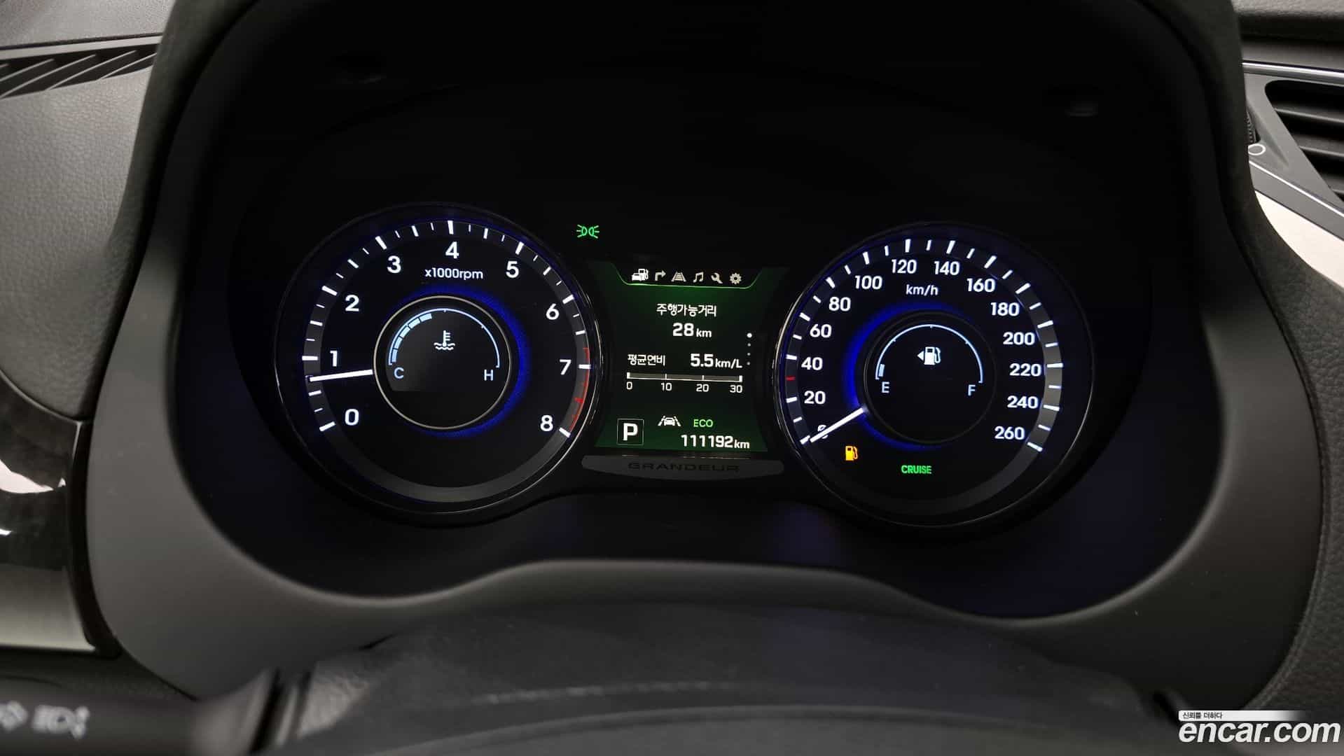 Grandeur Hyundai 2014.7-INNER-008