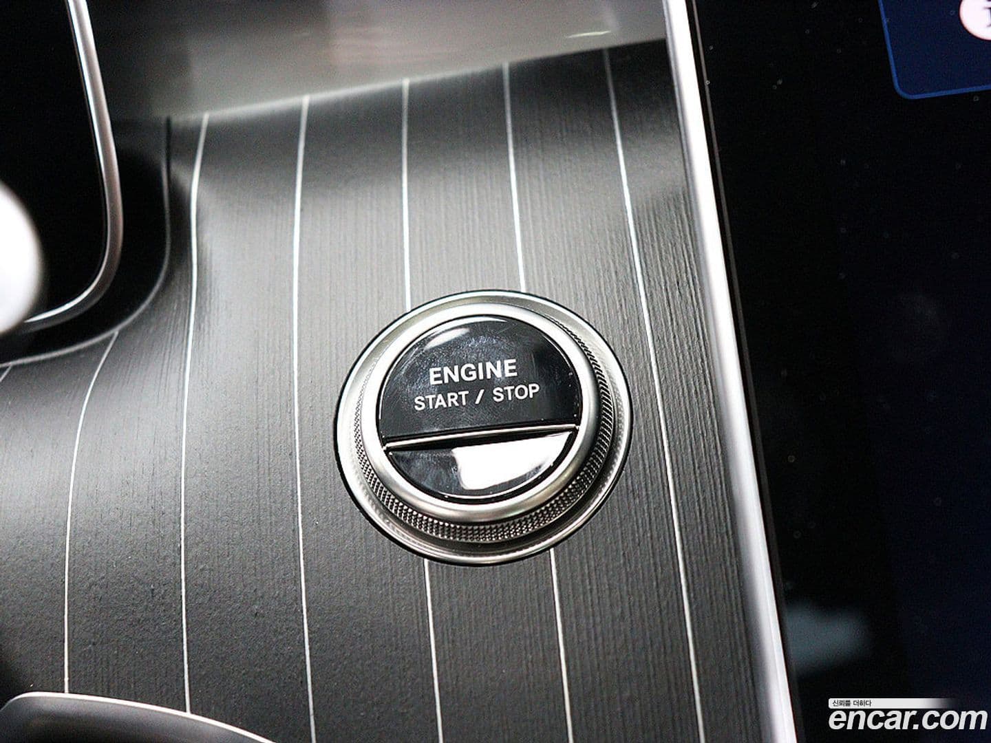 Main__Slider__Photo:C-Class Mercedes-Benz 2025.1-10