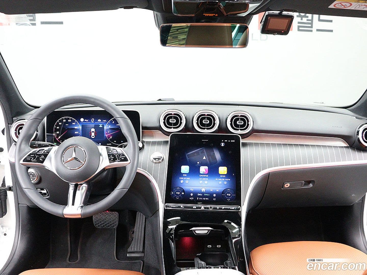 Main__Slider__Photo:C-Class Mercedes-Benz 2025.1-13