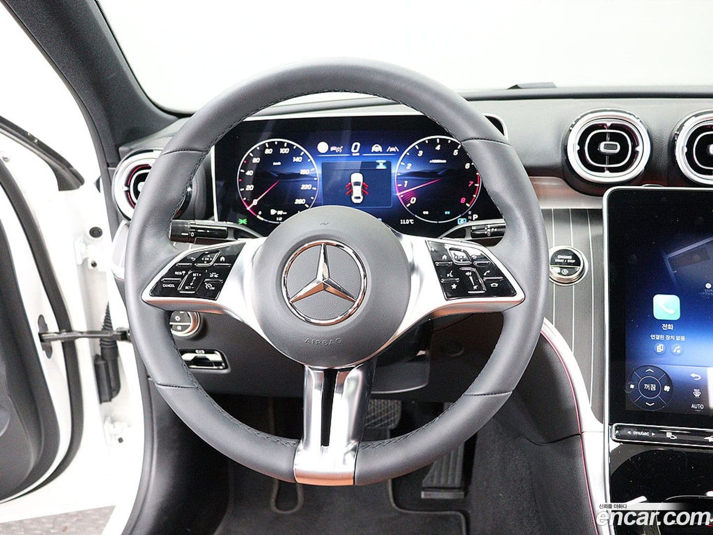 Main__Slider__Photo:C-Class Mercedes-Benz 2025.1-14