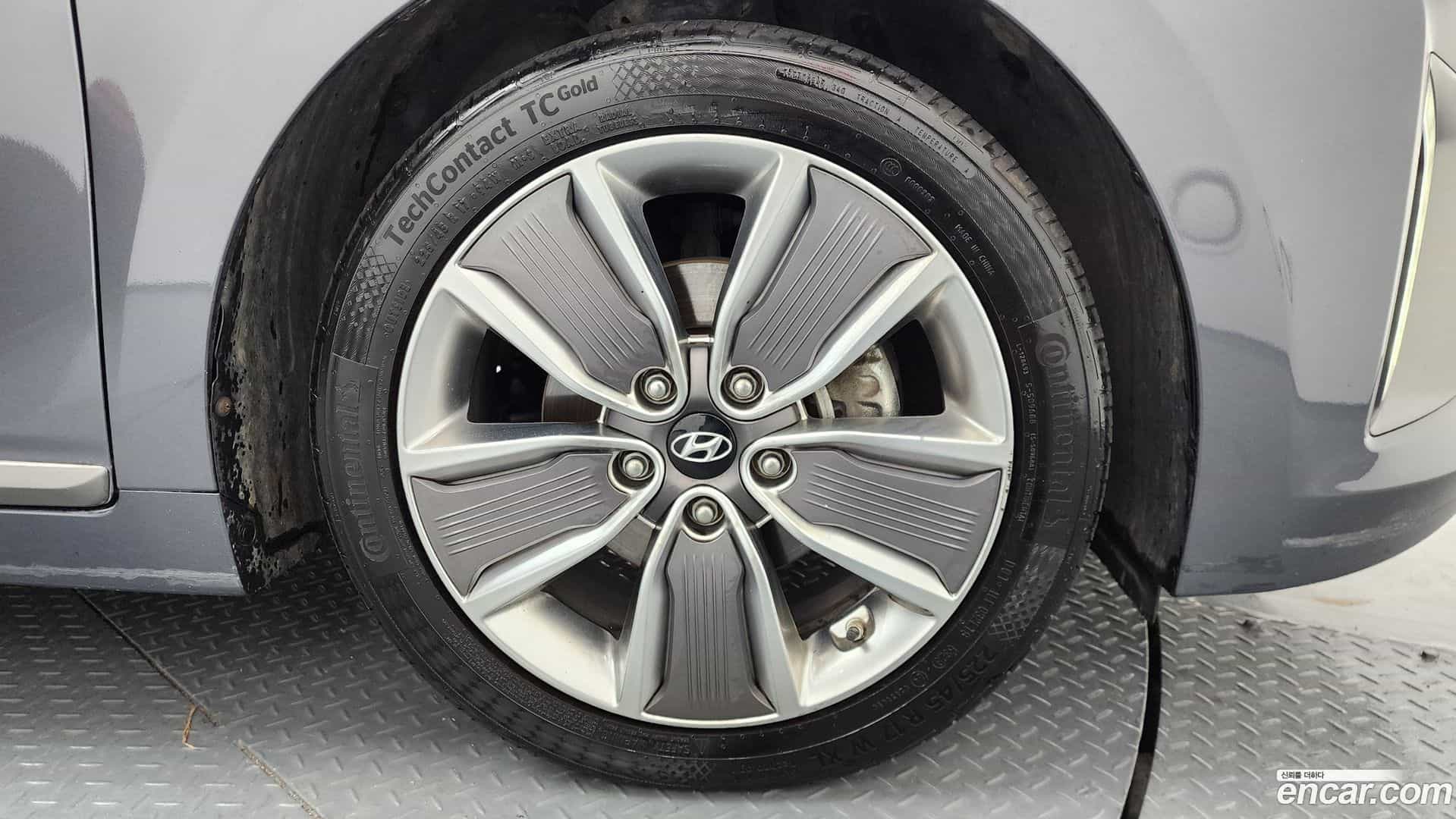 Ioniq Hyundai 2016.4-OUTER-005