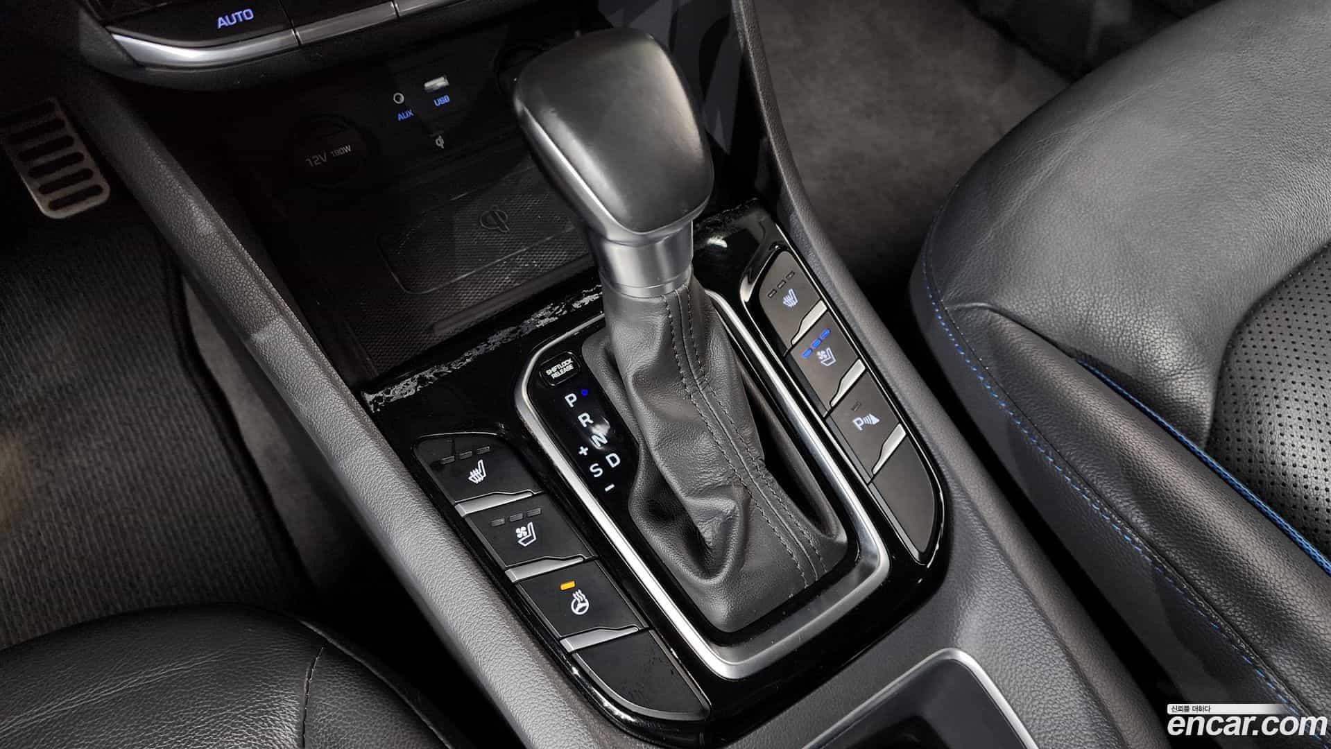 Ioniq Hyundai 2016.4-INNER-009