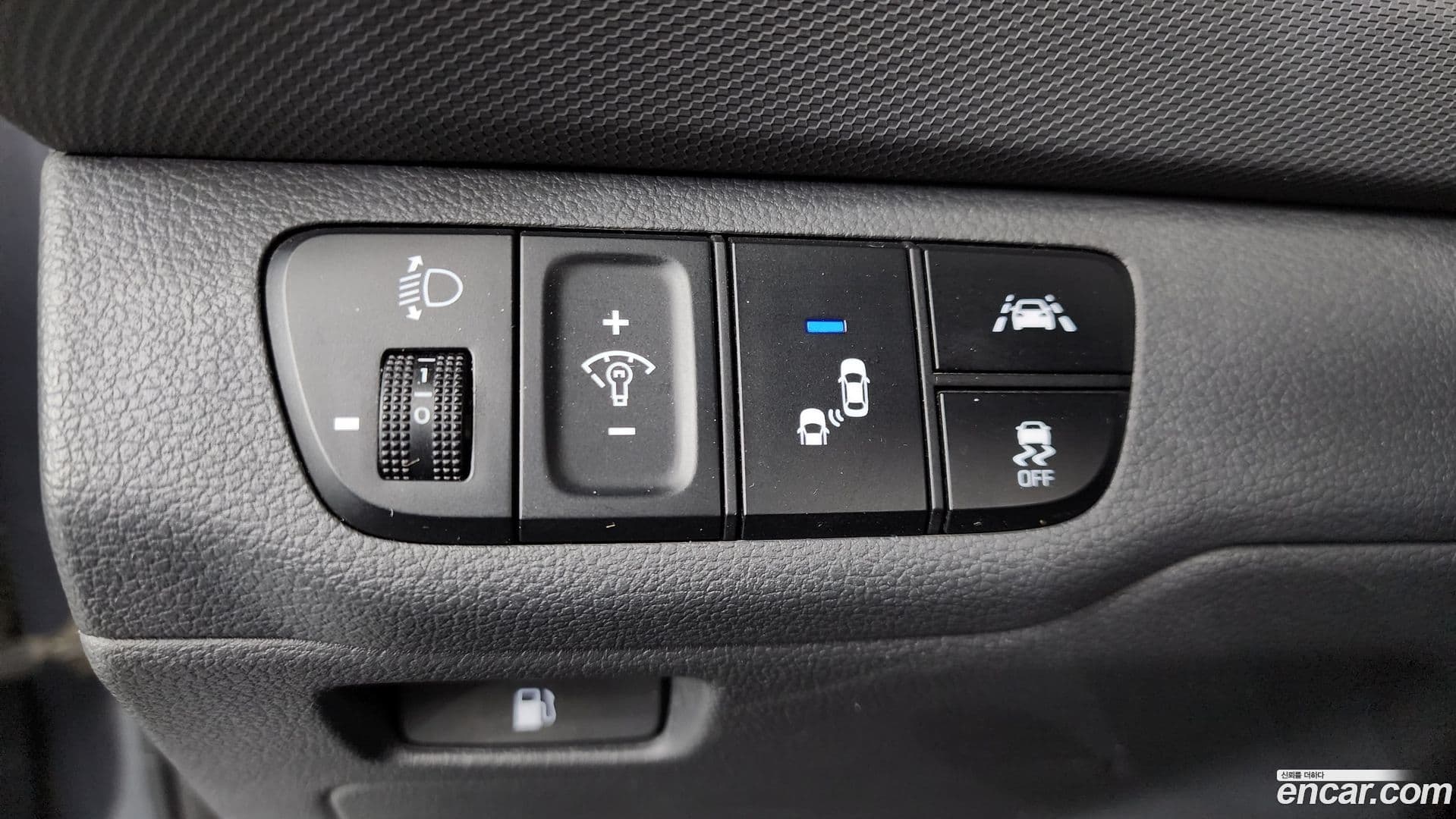 Main__Slider__Photo:Ioniq Hyundai 2016.4-13