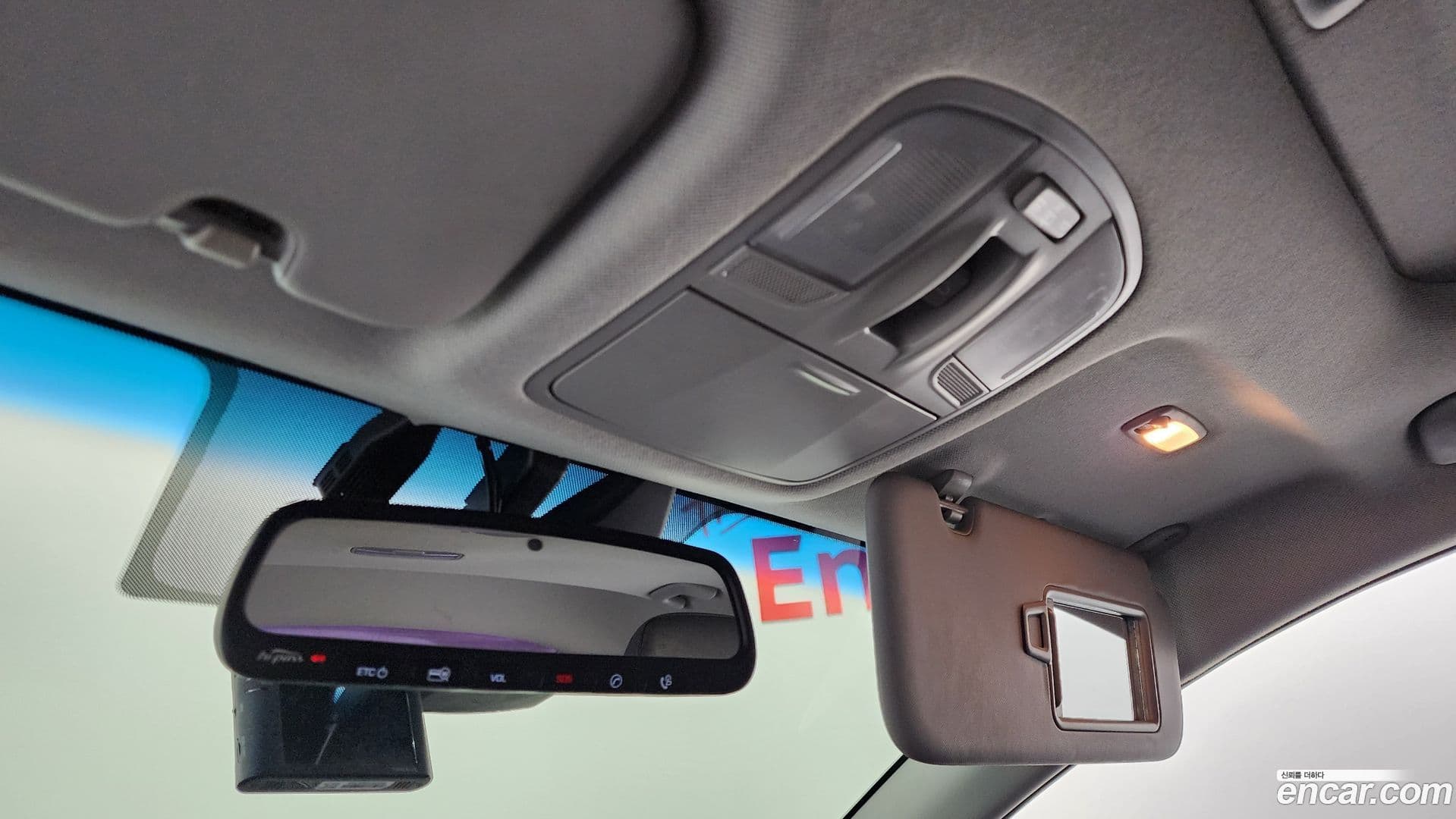 Main__Slider__Photo:Ioniq Hyundai 2016.4-16