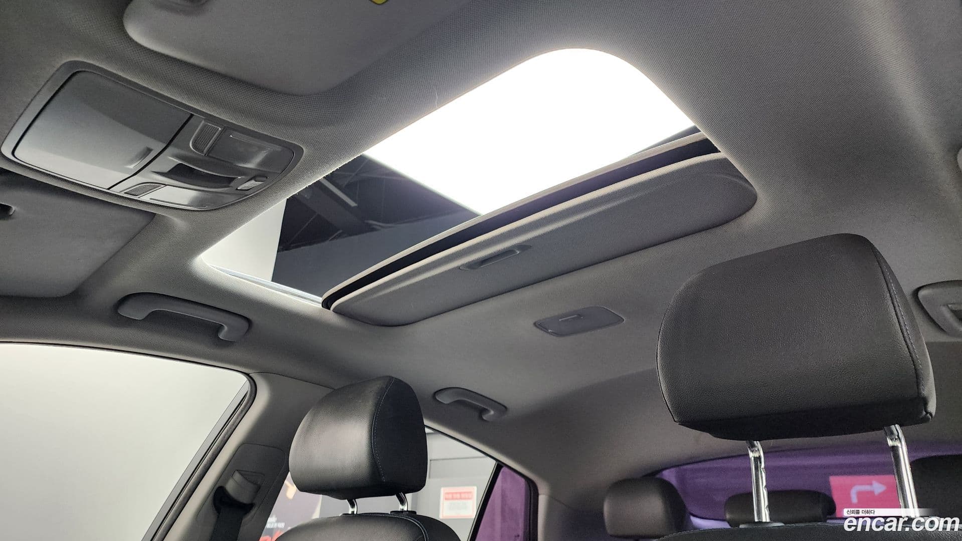 Main__Slider__Photo:Ioniq Hyundai 2016.4-17