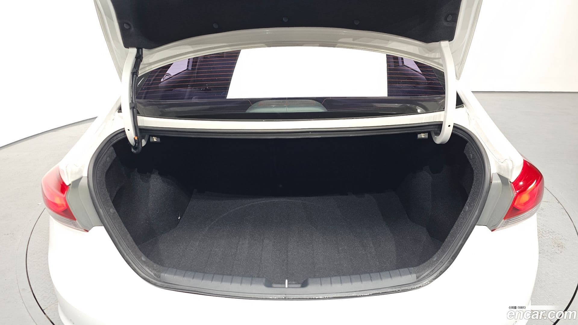 Main__Slider__Photo:AVANTE Hyundai 2016.5-19