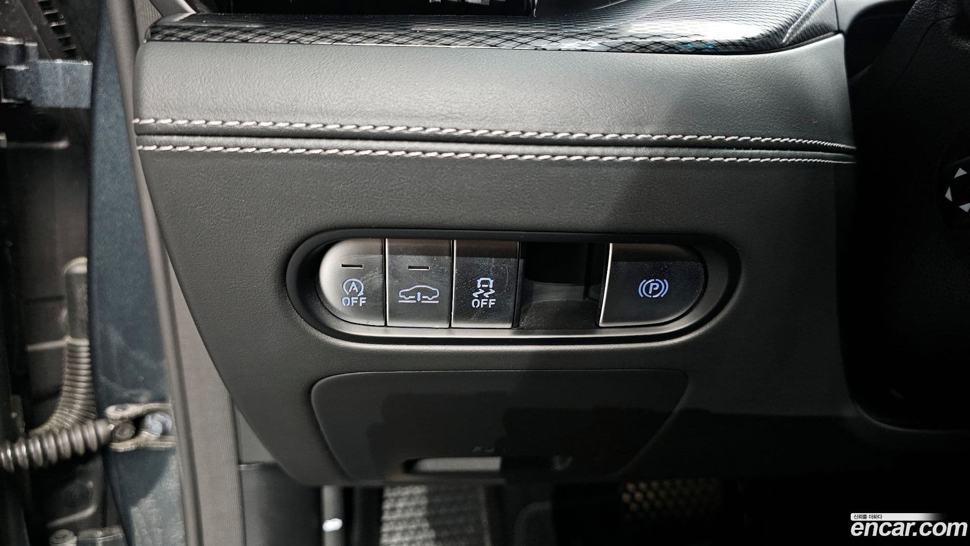 Main__Slider__Photo:G90 Genesis 2022.9-12