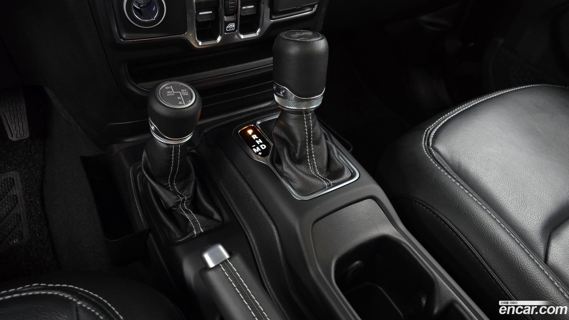 Main__Slider__Photo:Wrangler Jeep 2022.11-8