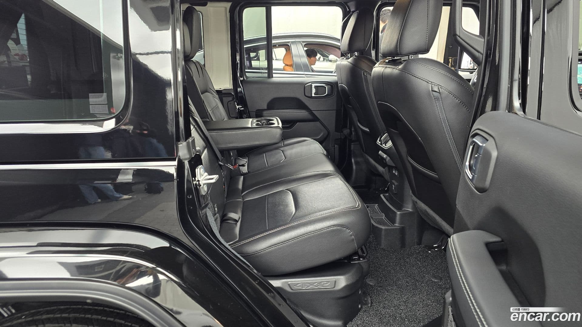 Main__Slider__Photo:Wrangler Jeep 2022.11-11