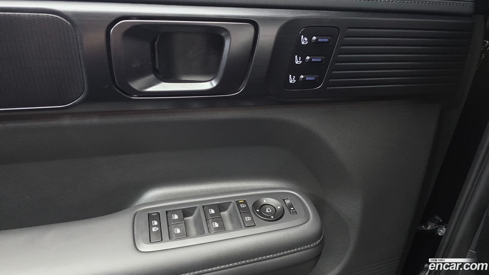 Main__Slider__Photo:Santafe Hyundai 2025.2-16