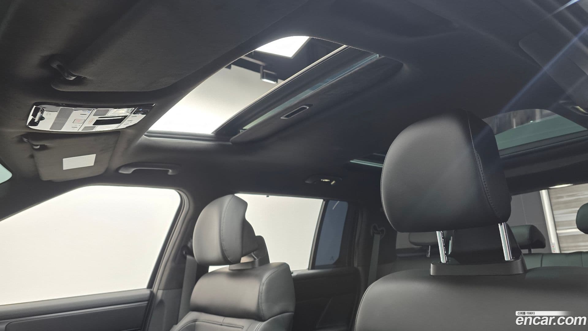 Main__Slider__Photo:Santafe Hyundai 2025.2-18