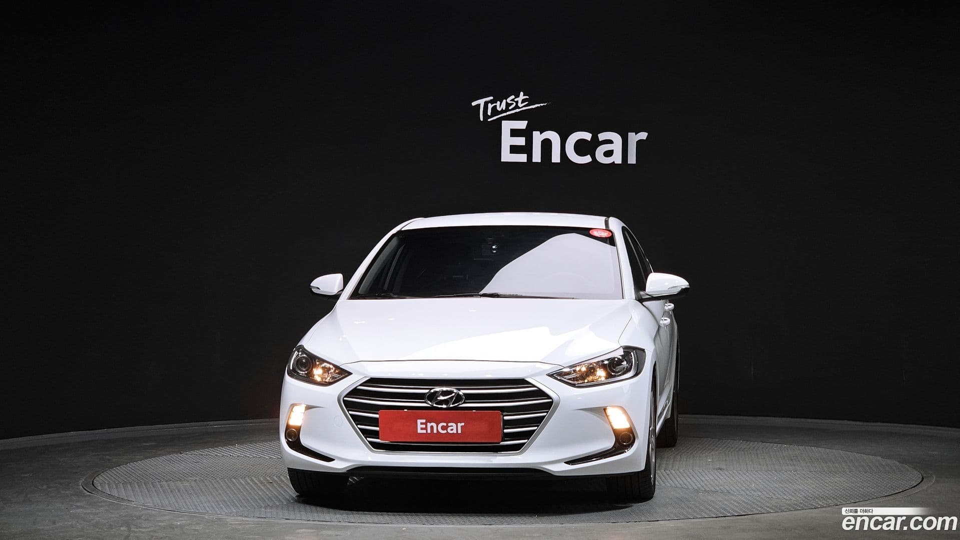 Main__Slider__Photo:AVANTE Hyundai 2018.1-2