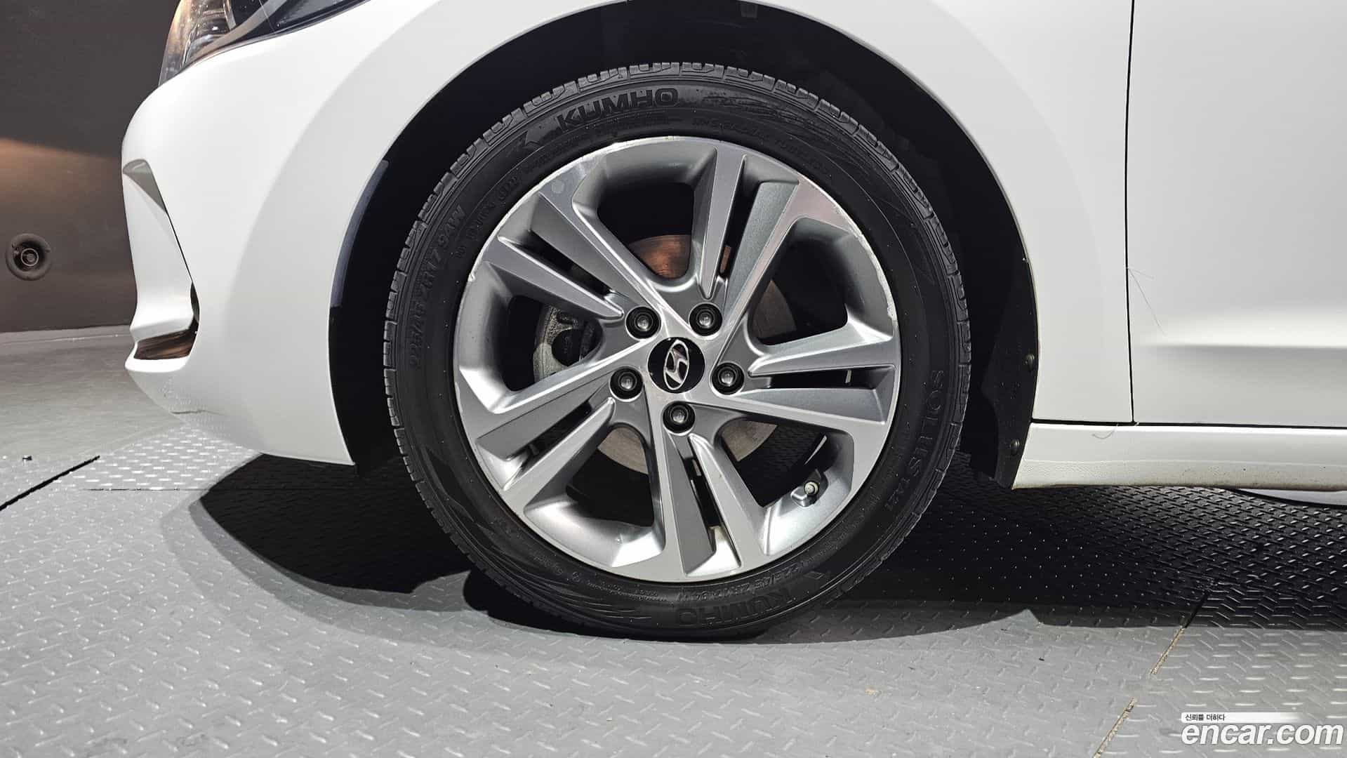 AVANTE Hyundai 2018.1-OUTER-005