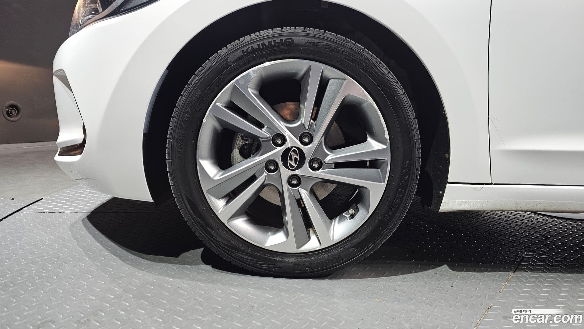 Main__Slider__Photo:AVANTE Hyundai 2018.1-4