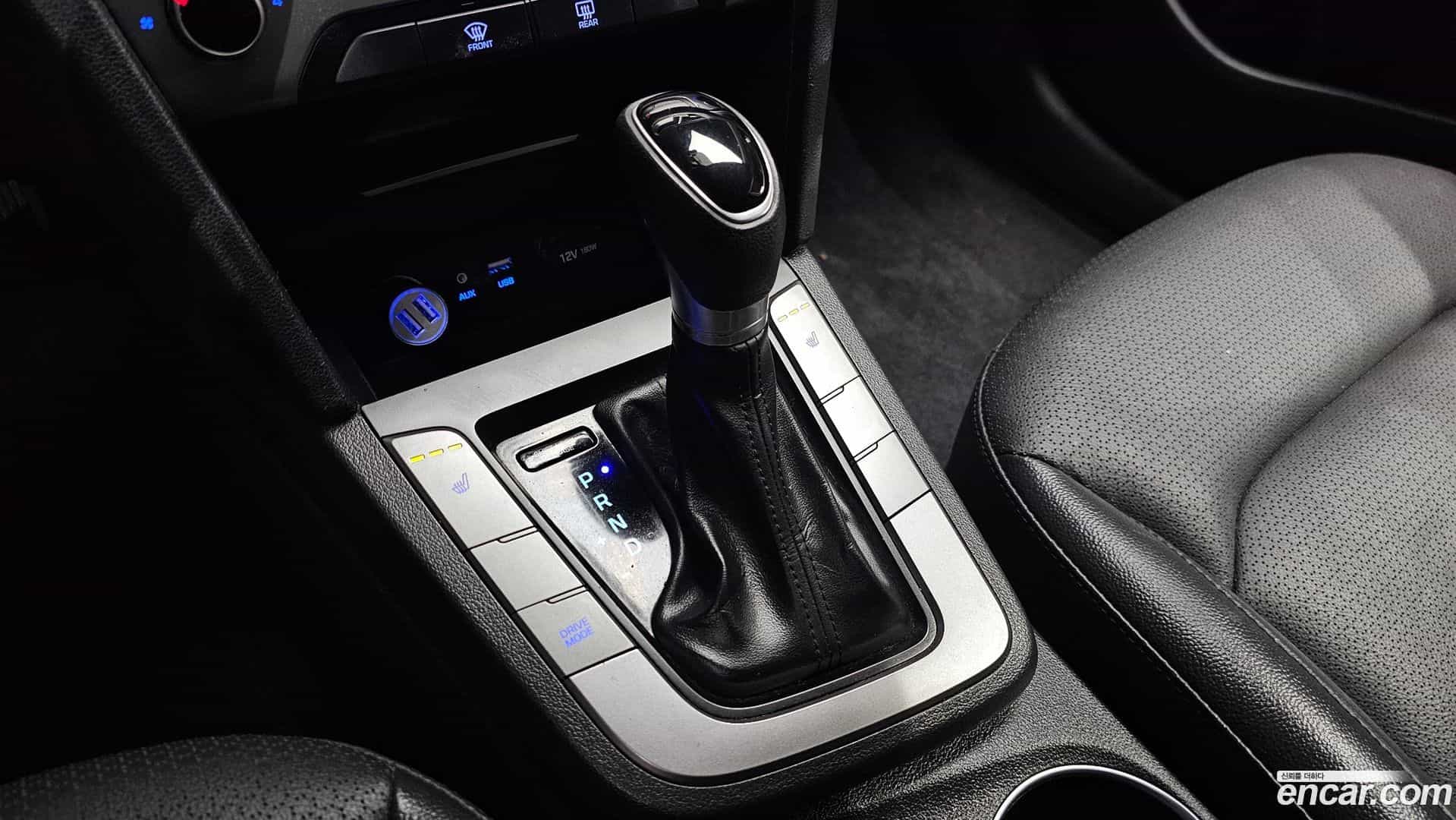 AVANTE Hyundai 2018.1-INNER-009