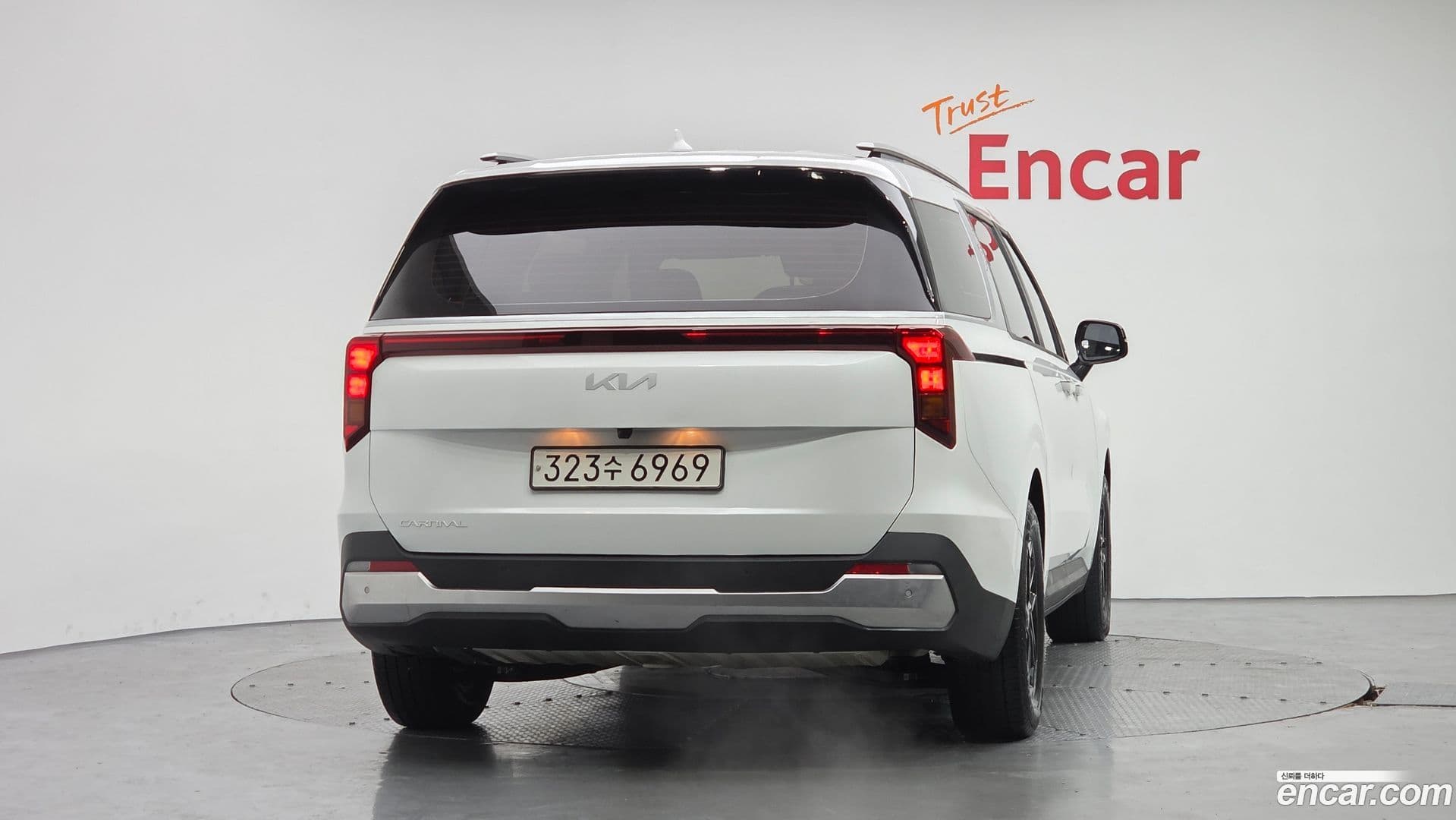 Main__Slider__Photo:Canival Kia 2024.2-3