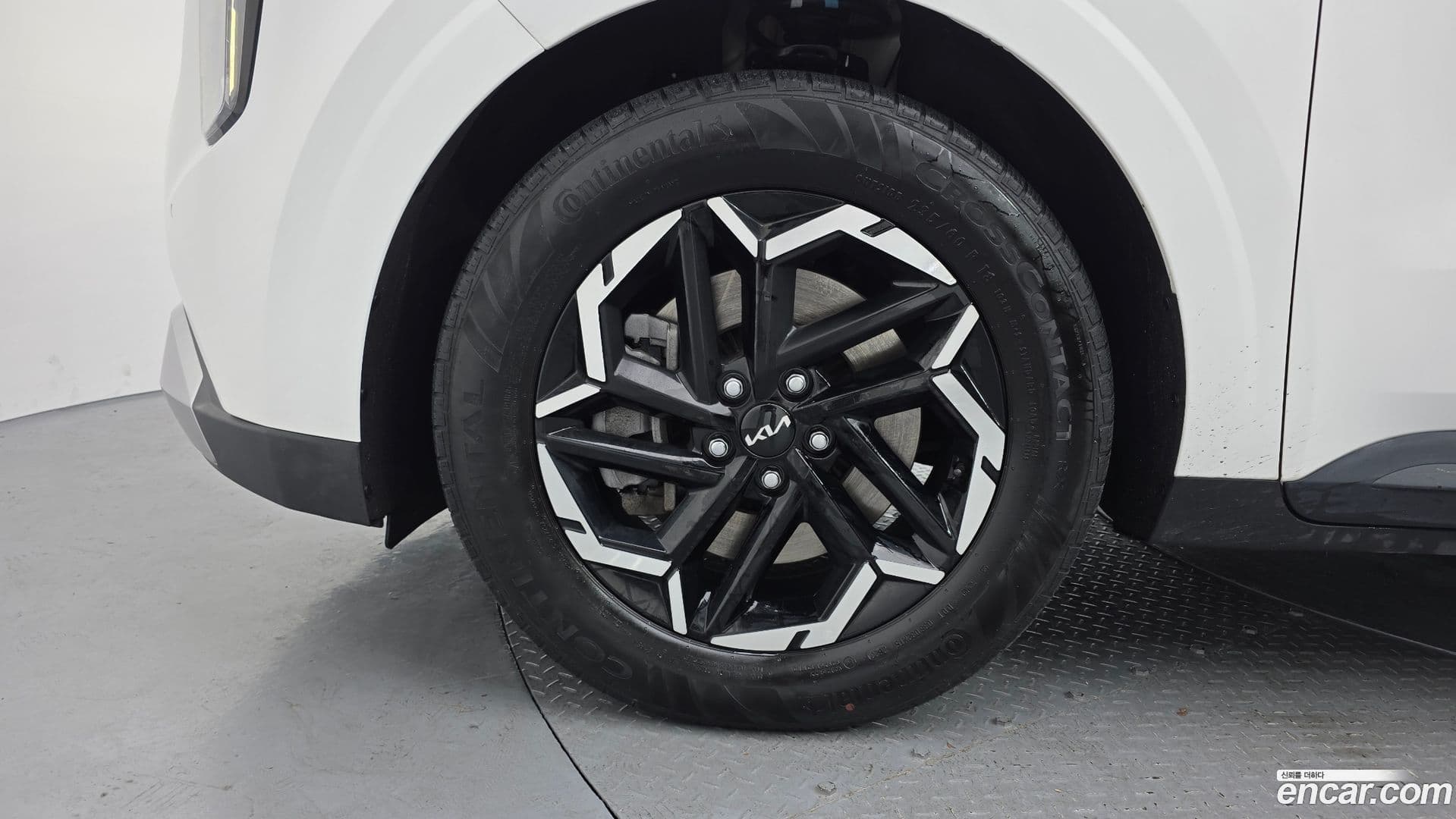 Main__Slider__Photo:Canival Kia 2024.2-4