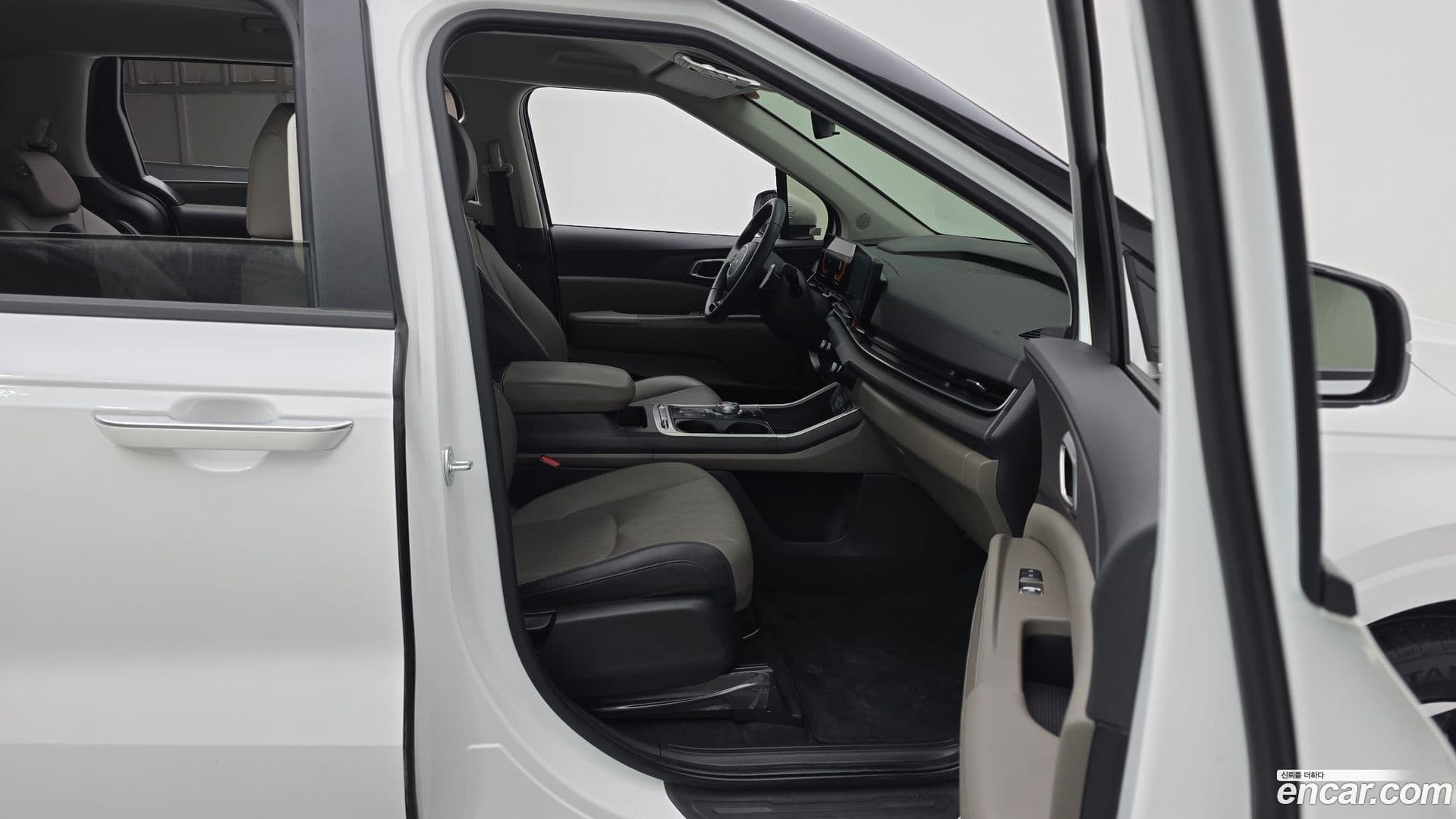 Main__Slider__Photo:Canival Kia 2024.2-10