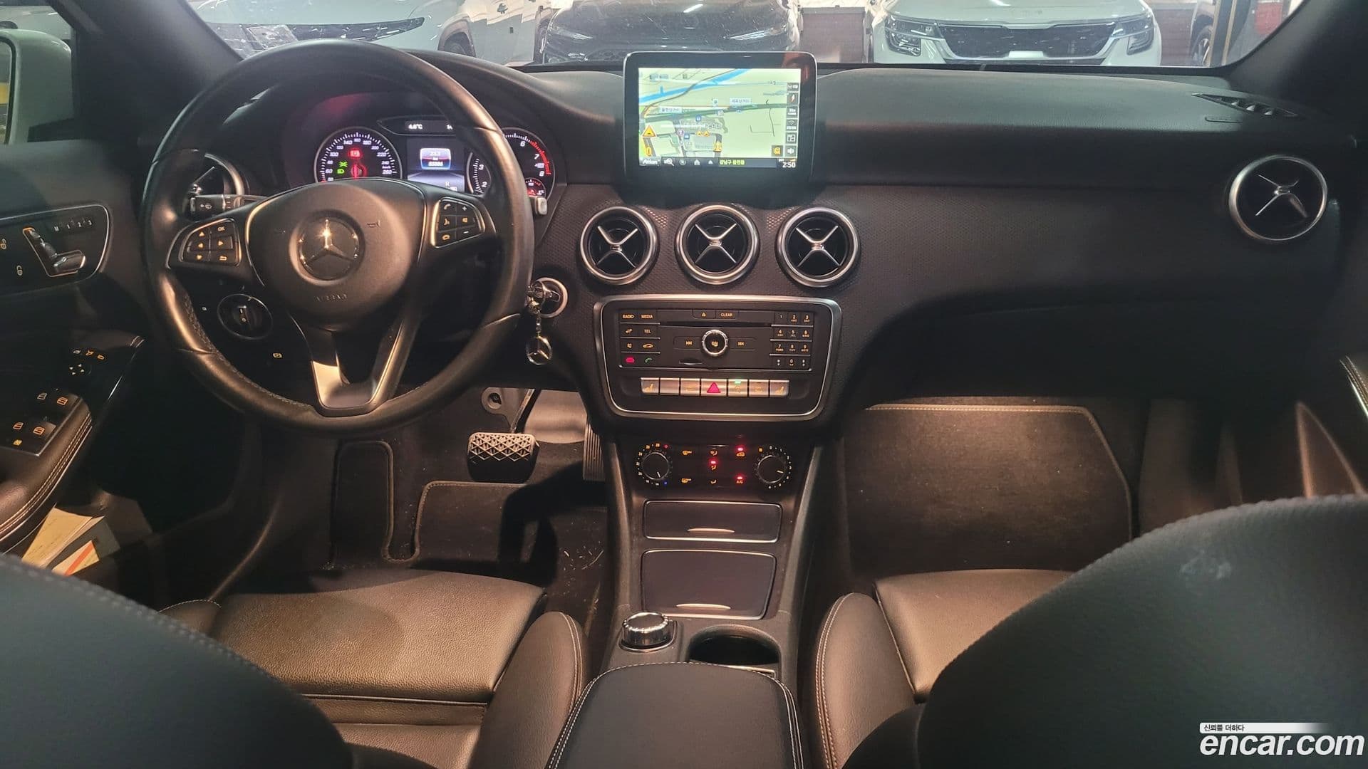 Main__Slider__Photo:A-Class Mercedes-Benz 2016.0-10