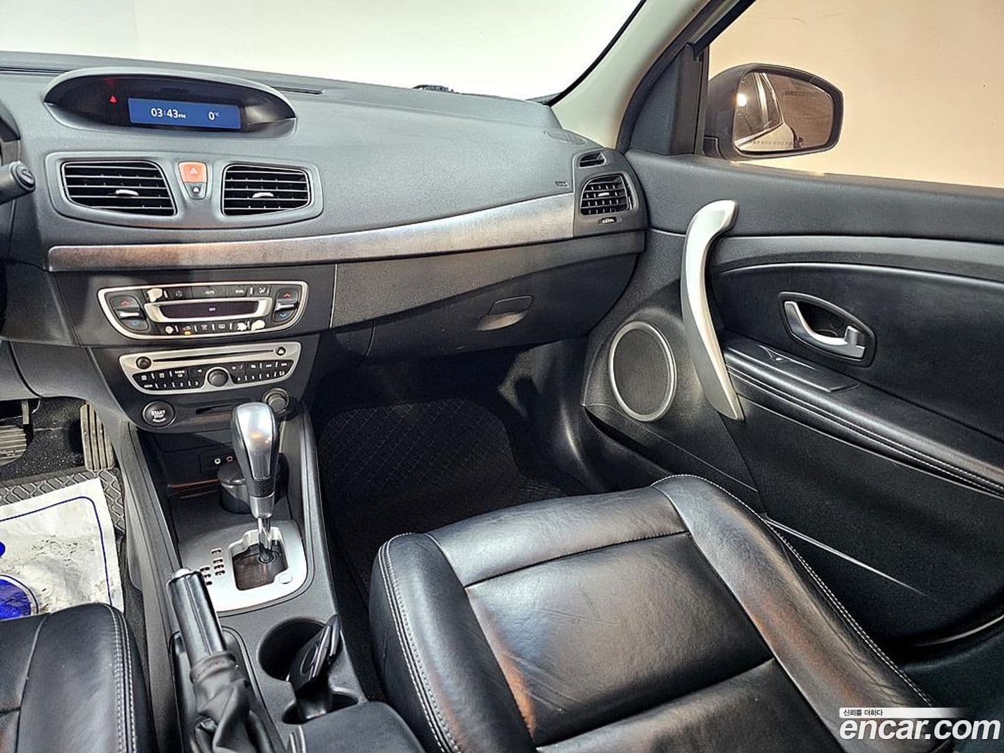 Main__Slider__Photo:SM3 Renault-KoreaSamsung 2010.1-9