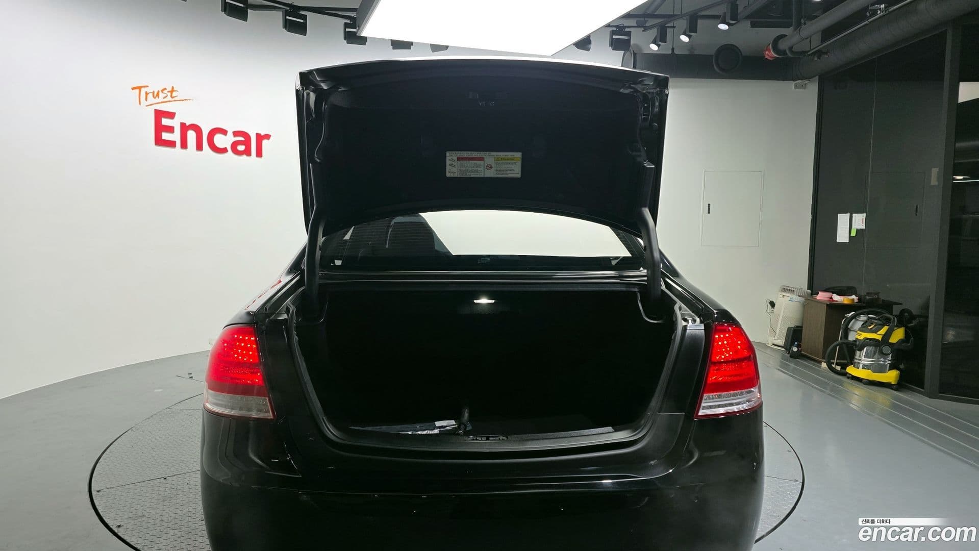 Main__Slider__Photo:Chairman KG_Mobility_Ssangyong 2014.2-19