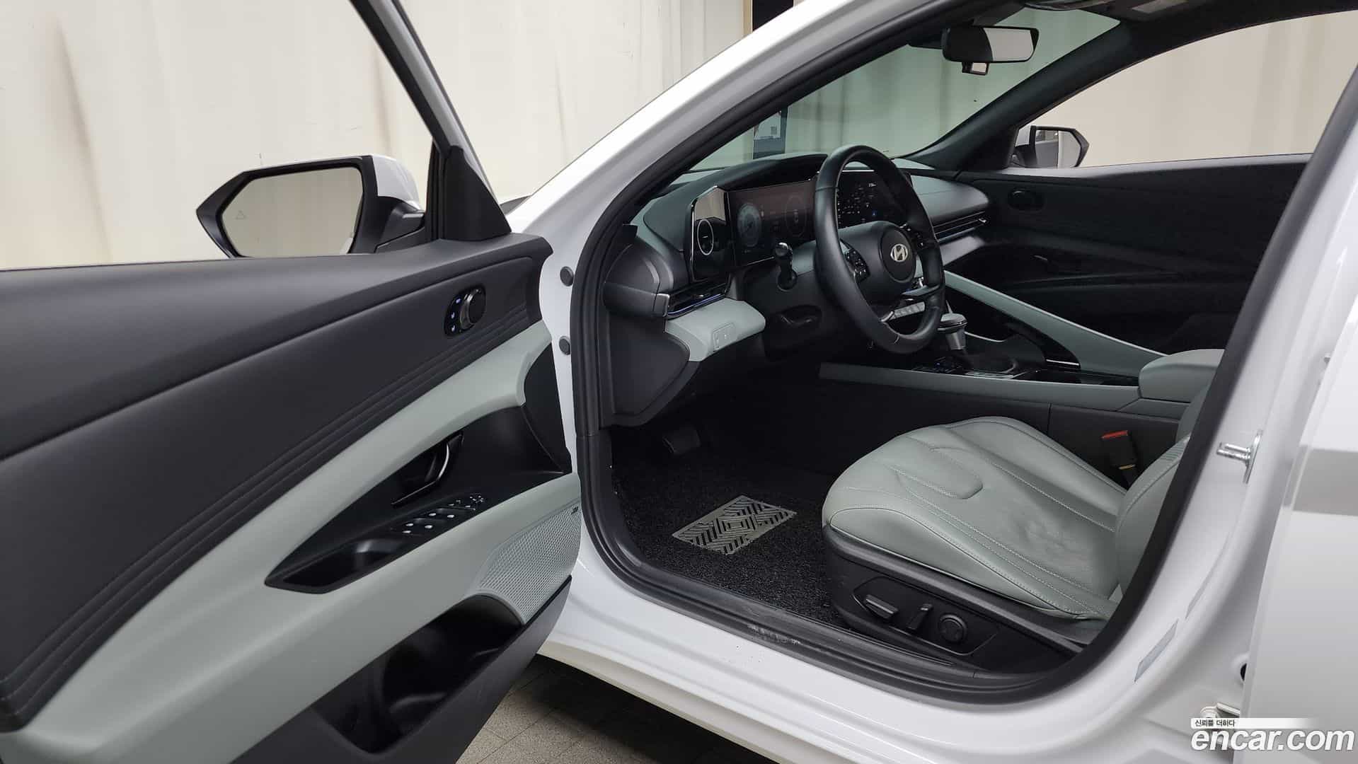 AVANTE Hyundai 2023.3-INNER-010