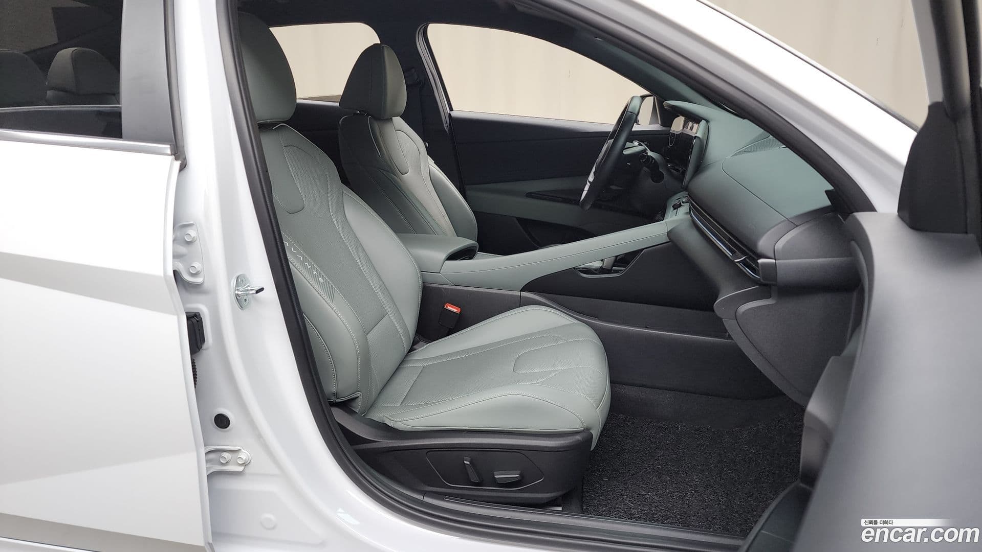 Main__Slider__Photo:AVANTE Hyundai 2023.3-10