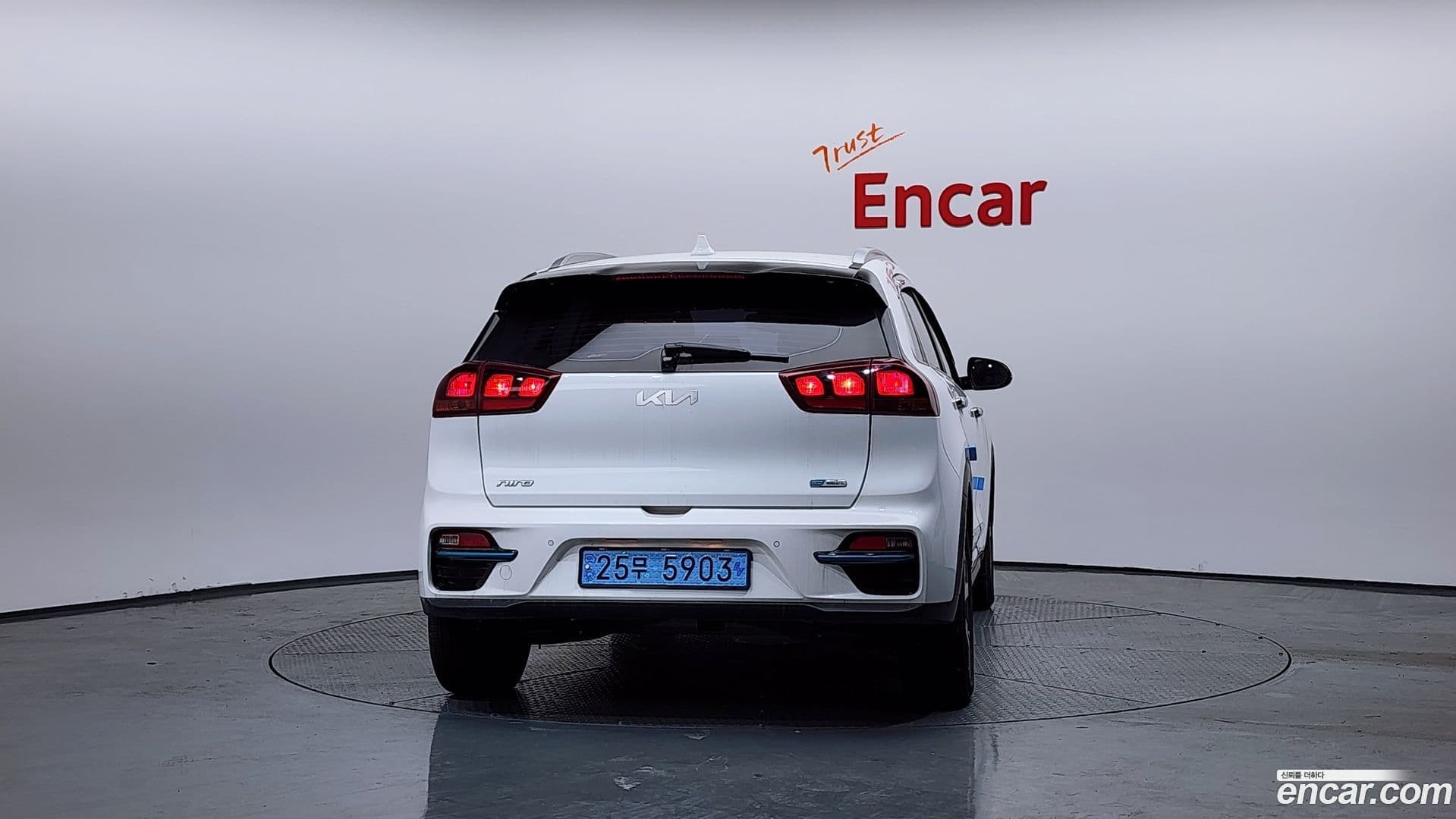 Main__Slider__Photo:Niro Kia 2021.7-3