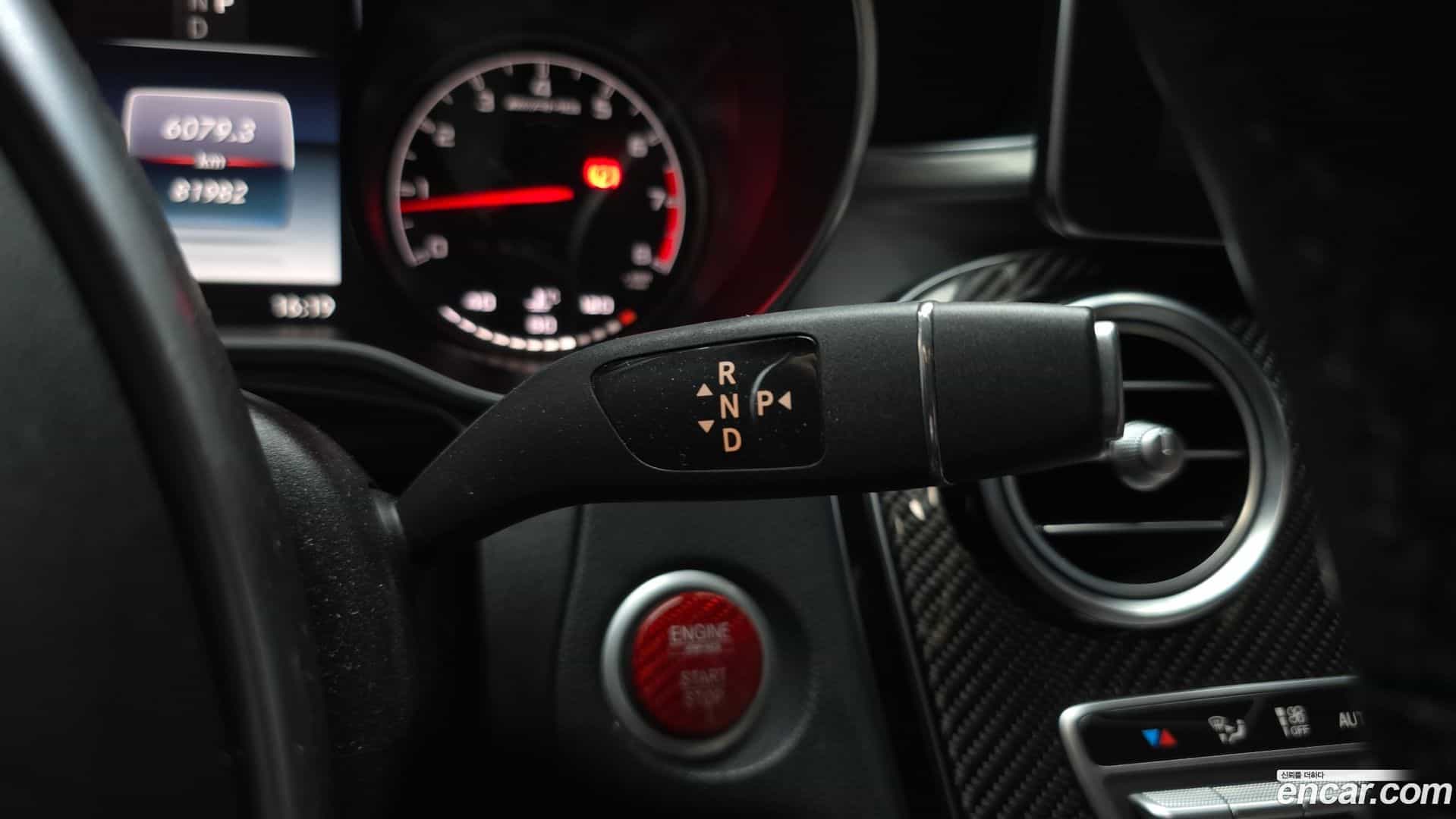 GLC-Class Mercedes-Benz 2019.11-INNER-009