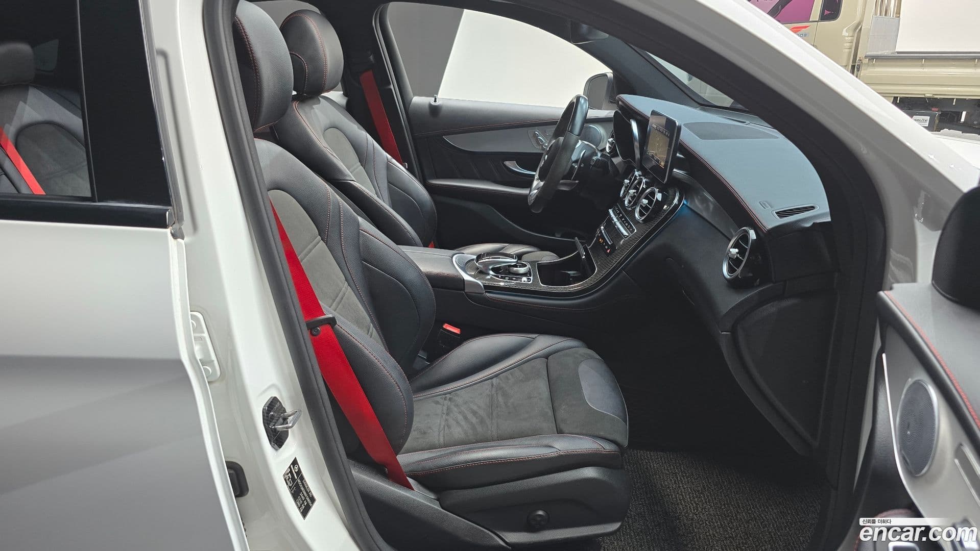 Main__Slider__Photo:GLC-Class Mercedes-Benz 2019.11-9