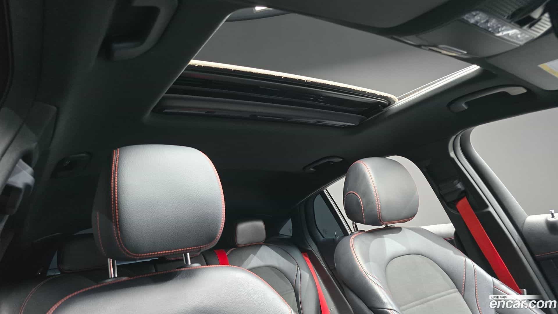 GLC-Class Mercedes-Benz 2019.11-OPTION-023