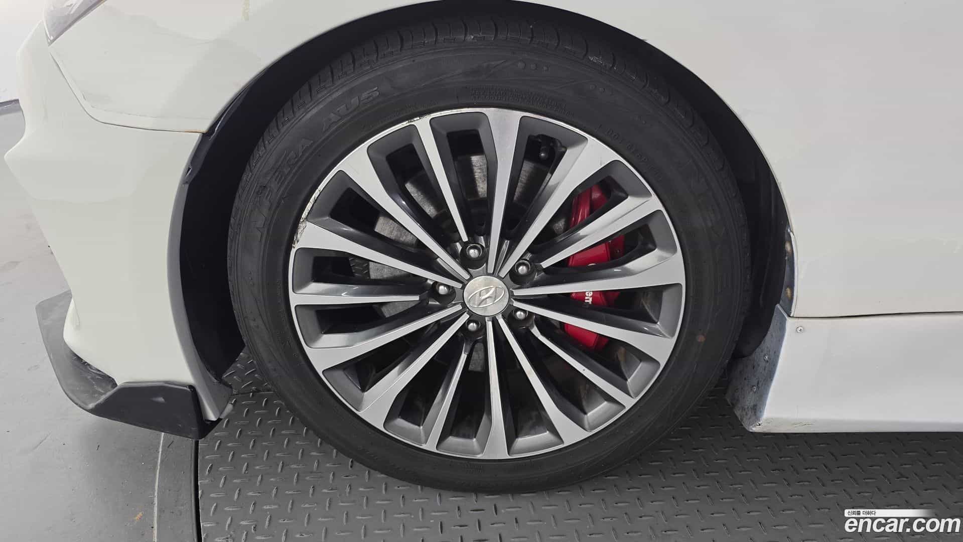 Genesis Hyundai 2009.6-OUTER-005