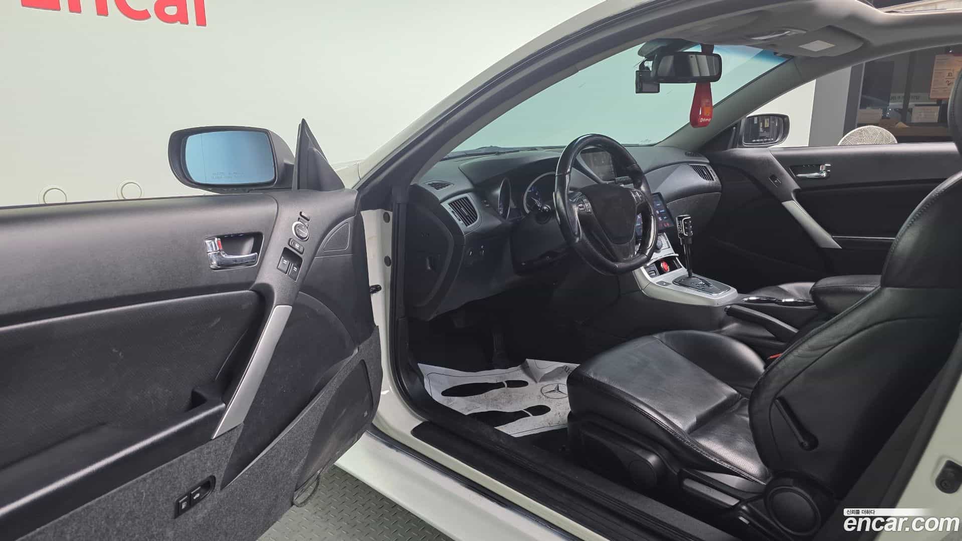 Genesis Hyundai 2009.6-INNER-010