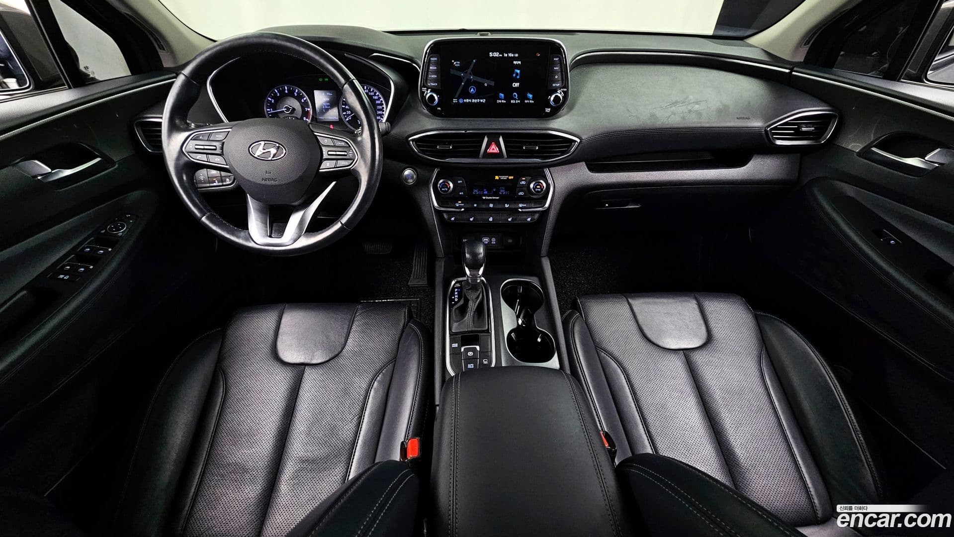 Main__Slider__Photo:Santafe Hyundai 2019.9-6