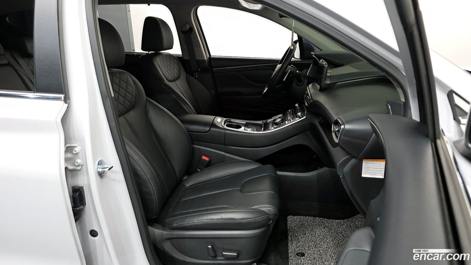 Main__Slider__Photo:Santafe Hyundai 2022.9-10