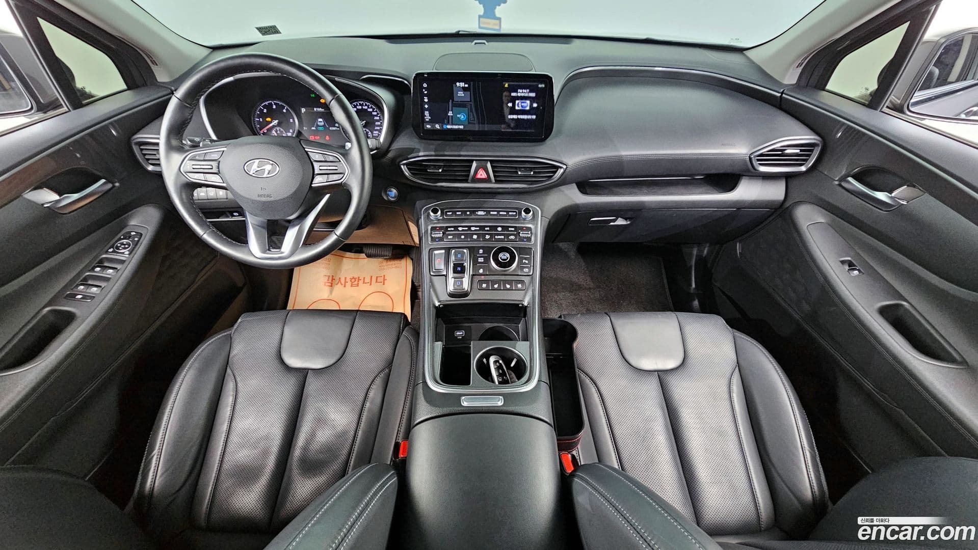 Main__Slider__Photo:Santafe Hyundai 2022.6-6