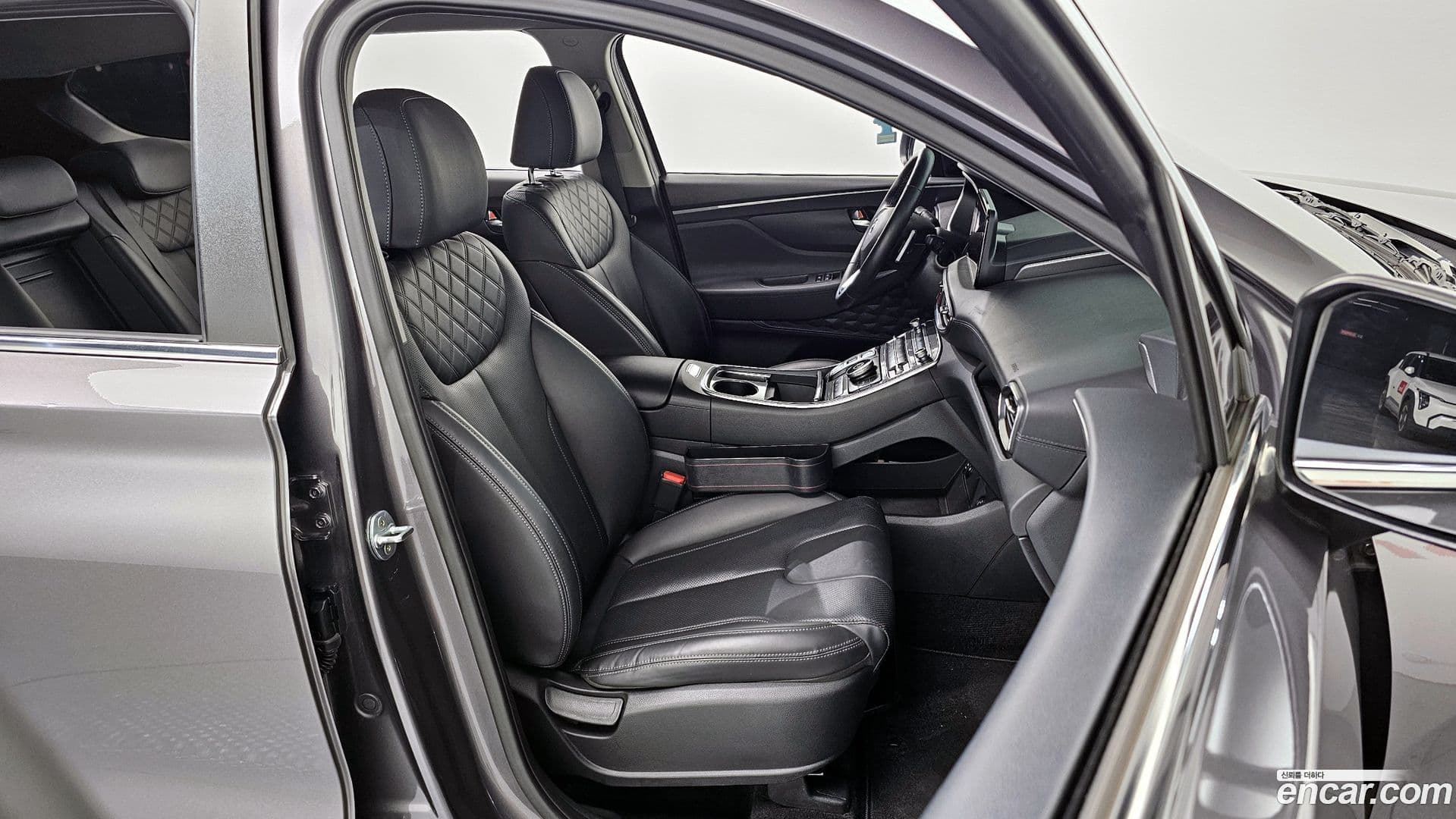 Main__Slider__Photo:Santafe Hyundai 2022.6-11