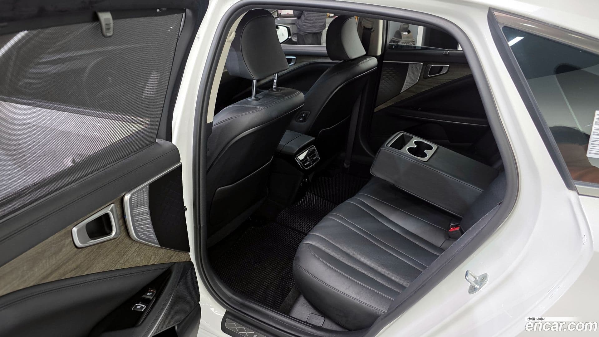 Main__Slider__Photo:K8 Kia 2022.4-10