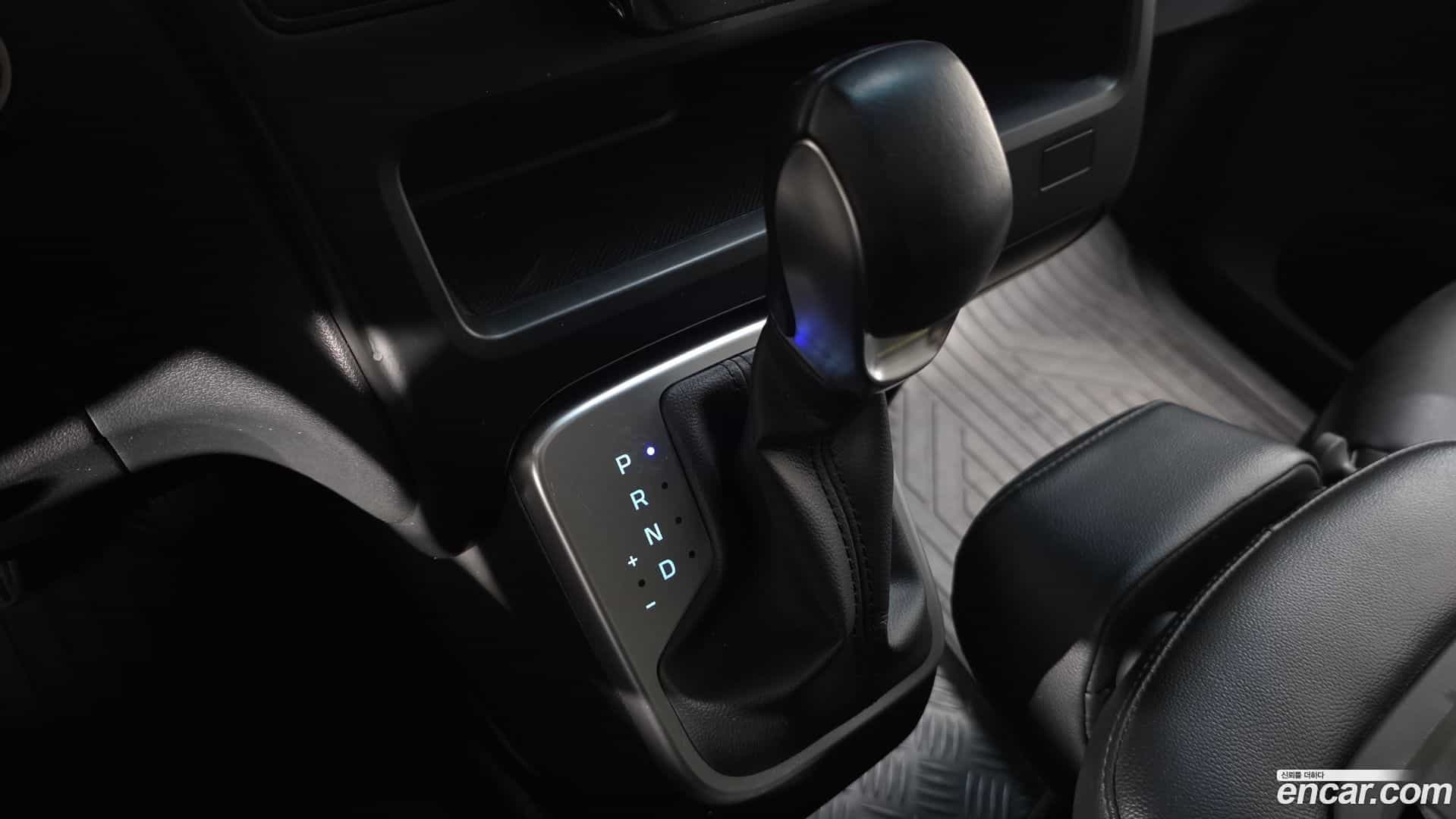 Staria Hyundai 2022.1-INNER-009