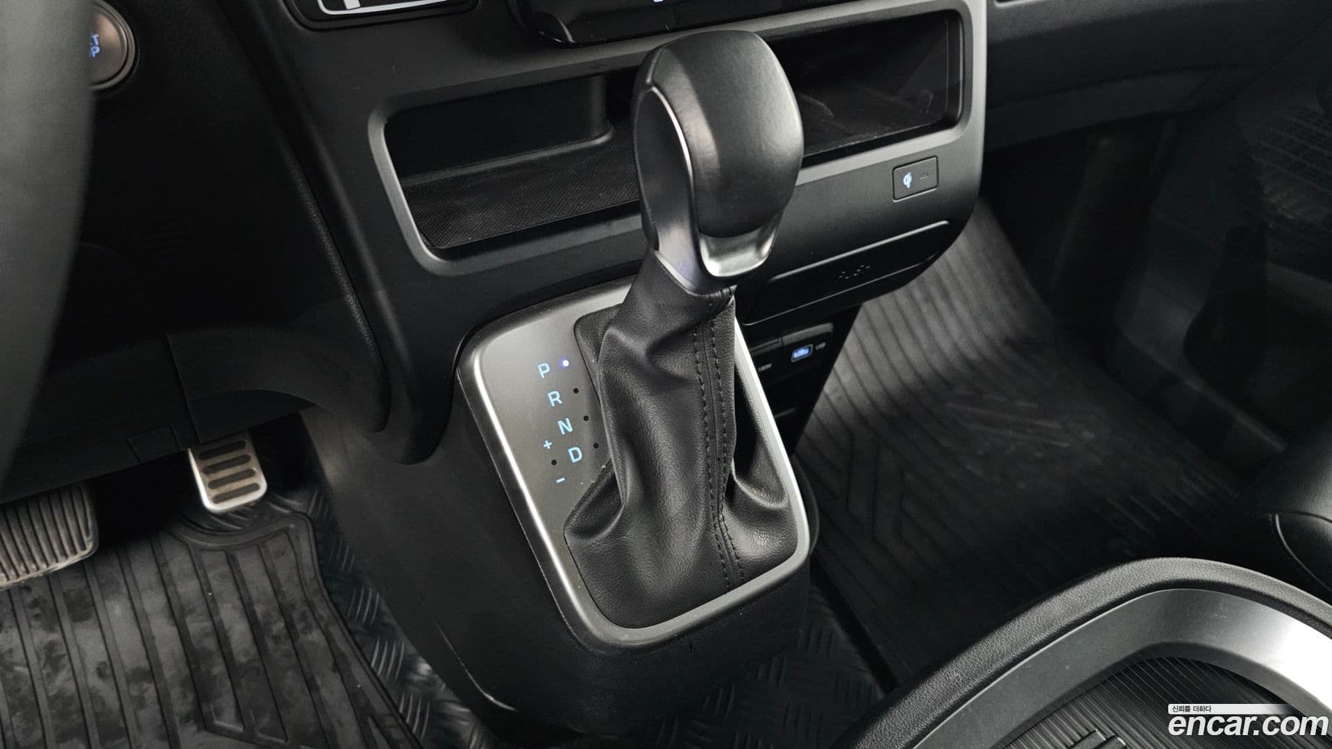 Main__Slider__Photo:Staria Hyundai 2023.0-8