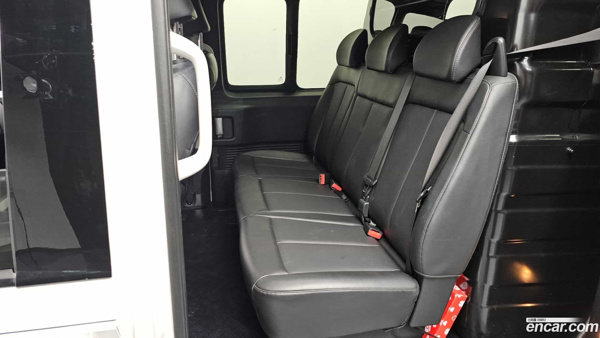 Staria Hyundai 2023.0-OPTION-016