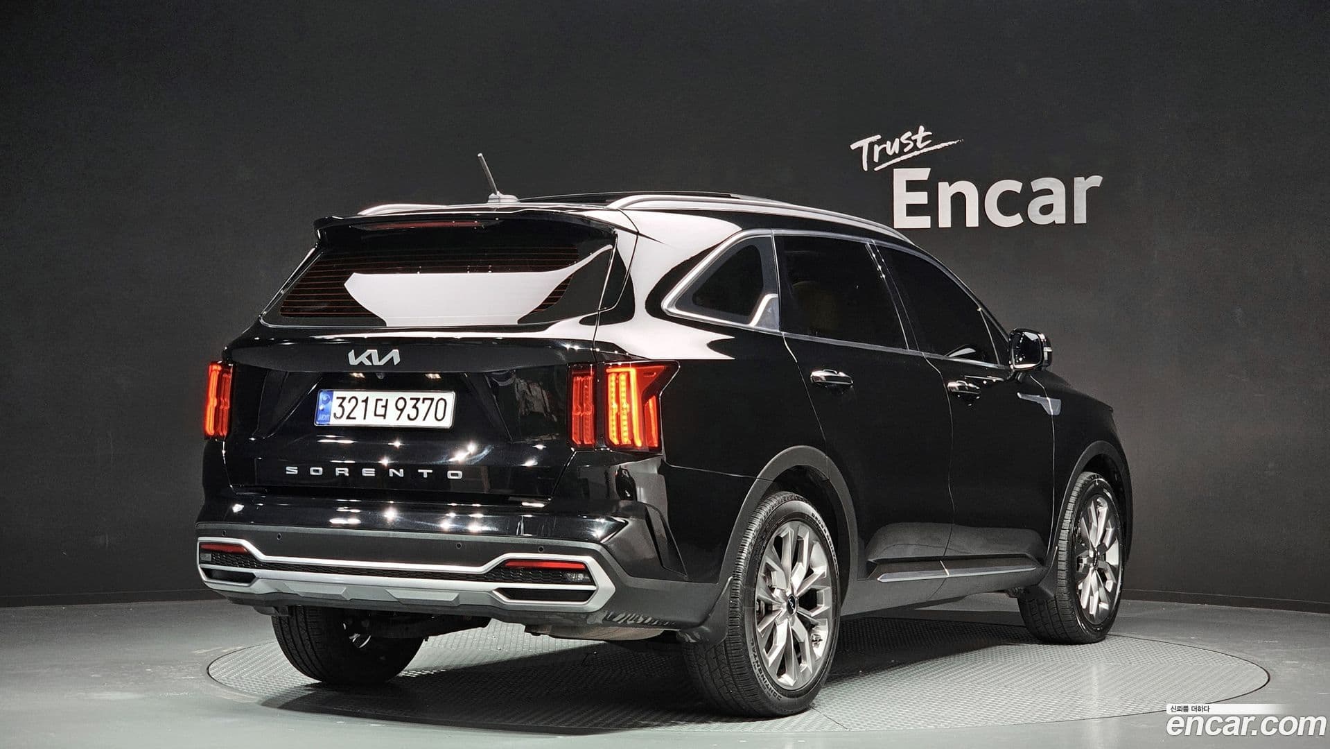 Main__Slider__Photo:Sorento Kia 2022.3-1