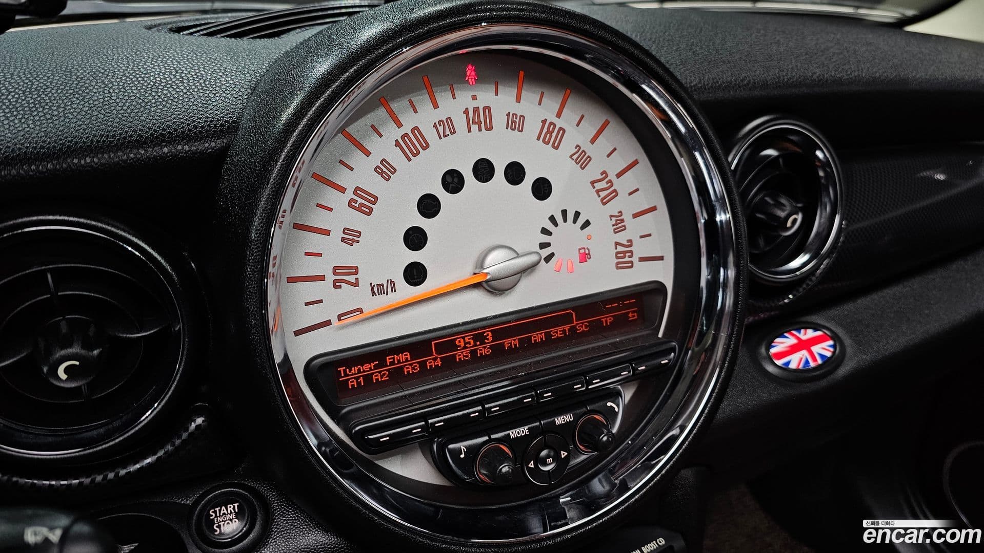 Main__Slider__Photo:Cooper Mini 2011.2-13