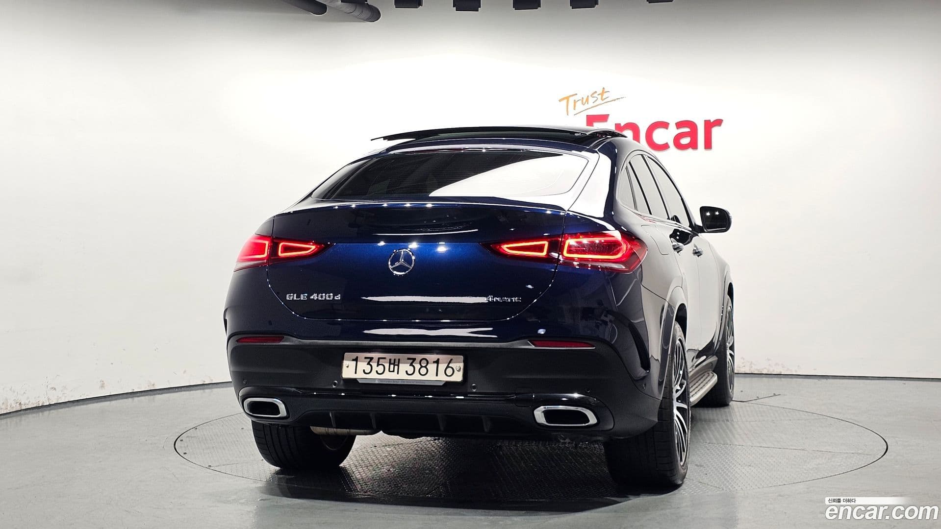 Main__Slider__Photo:GLE-Class Mercedes-Benz 2022.10-3