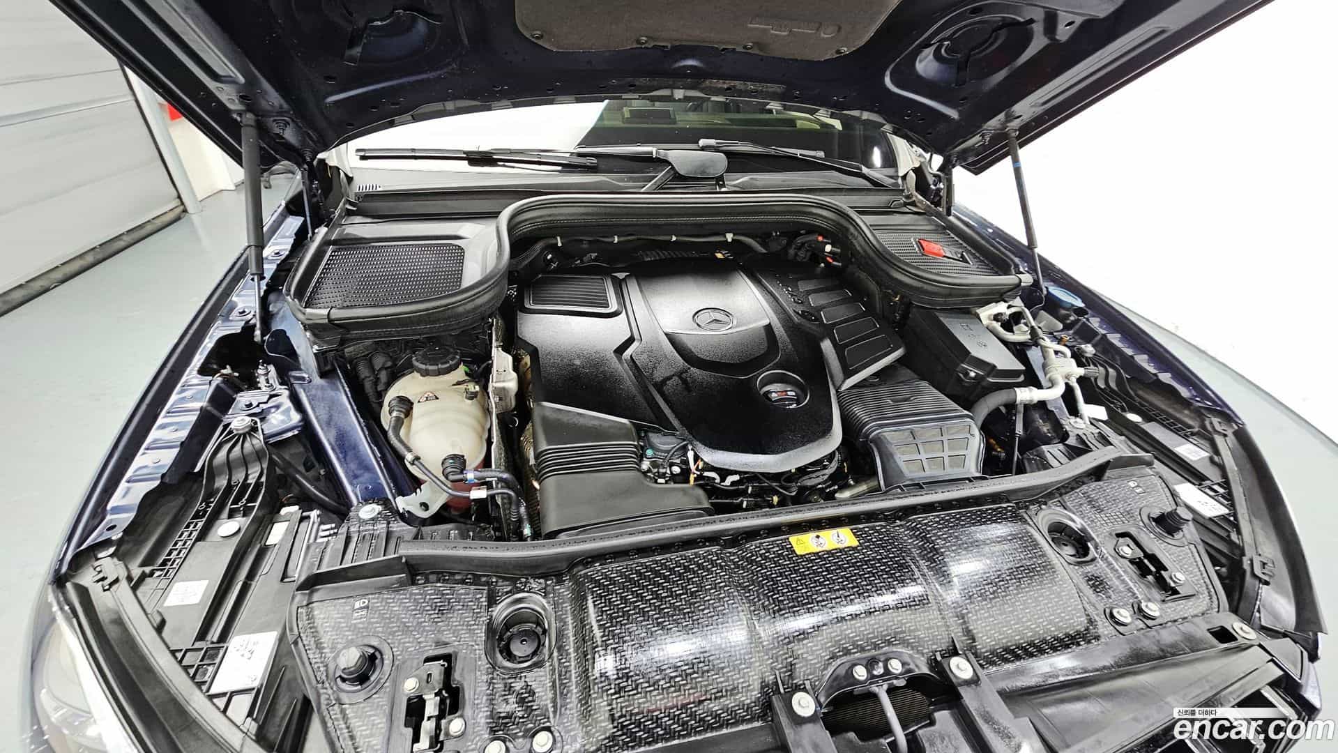 GLE-Class Mercedes-Benz 2022.10-INNER-006