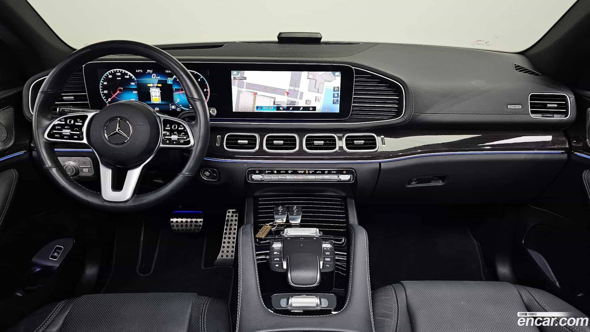 GLE-Class Mercedes-Benz 2022.10-INNER-007