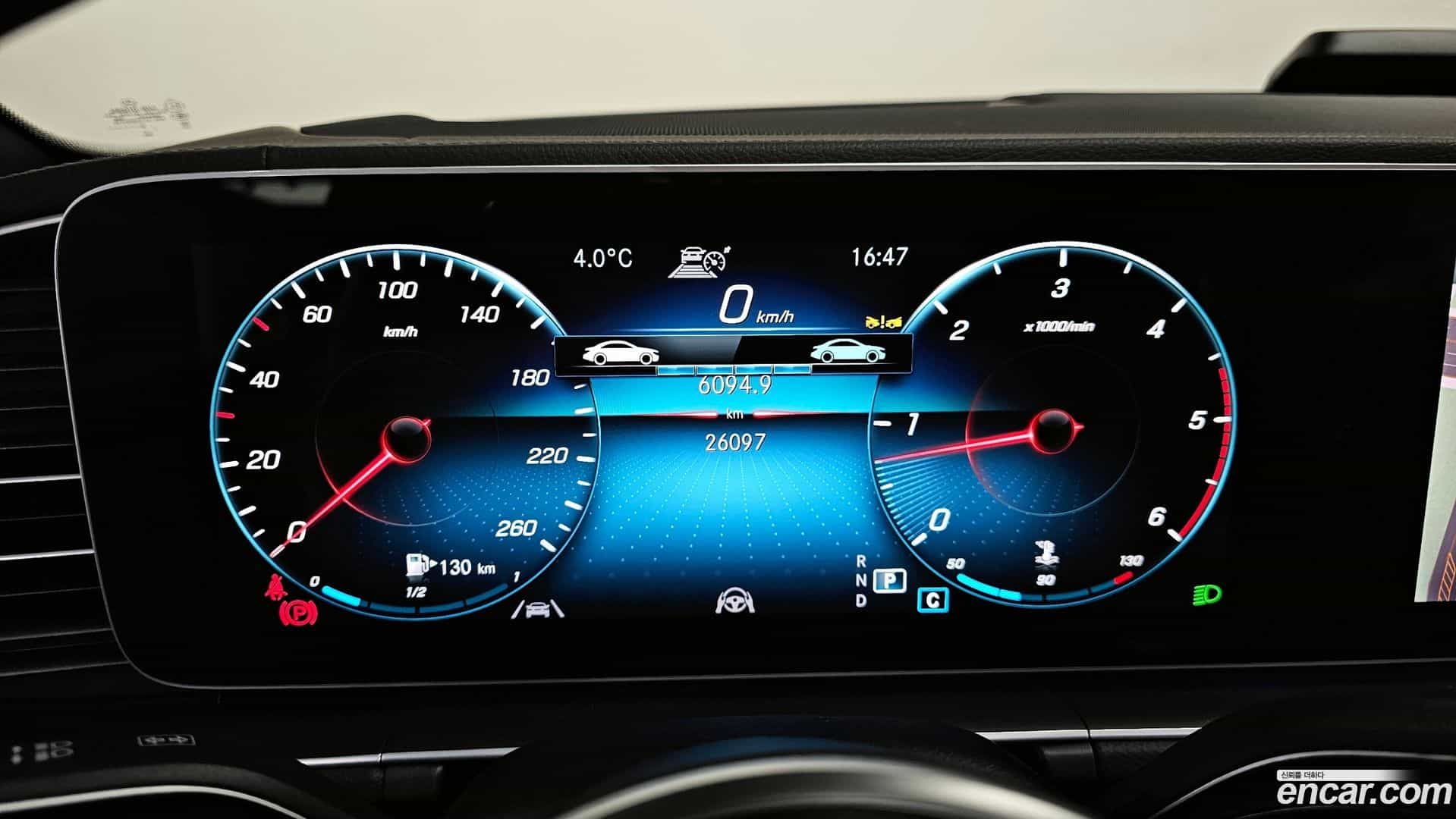 GLE-Class Mercedes-Benz 2022.10-INNER-008