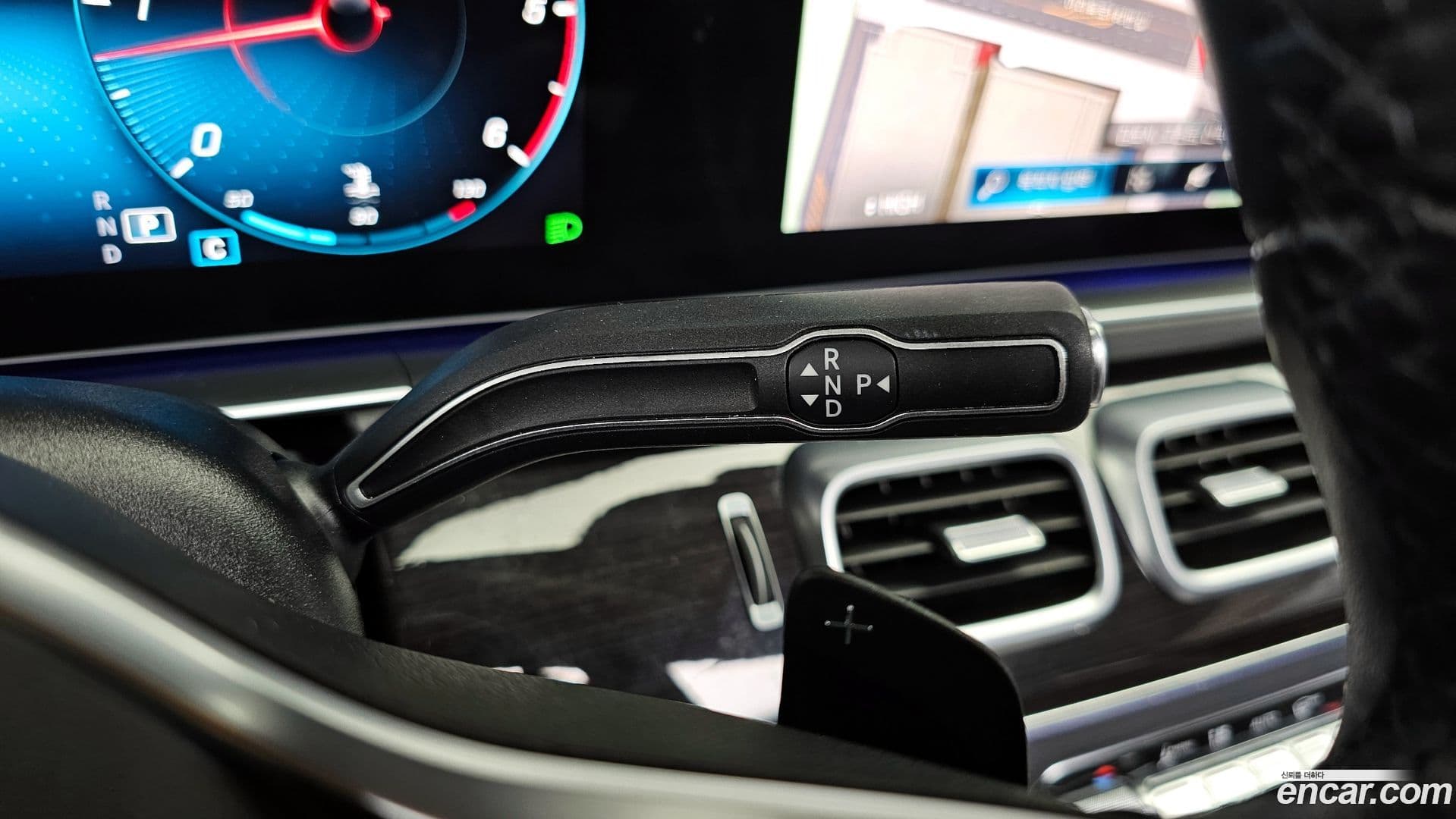 Main__Slider__Photo:GLE-Class Mercedes-Benz 2022.10-8