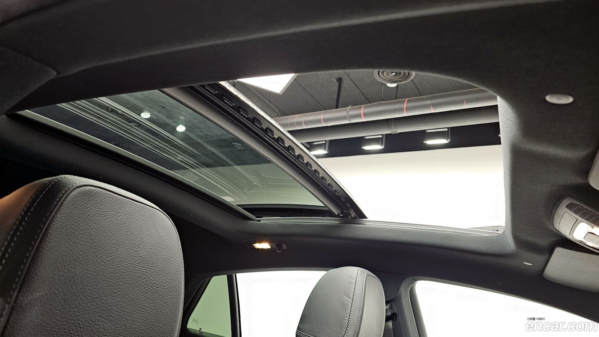 Main__Slider__Photo:GLE-Class Mercedes-Benz 2022.10-17